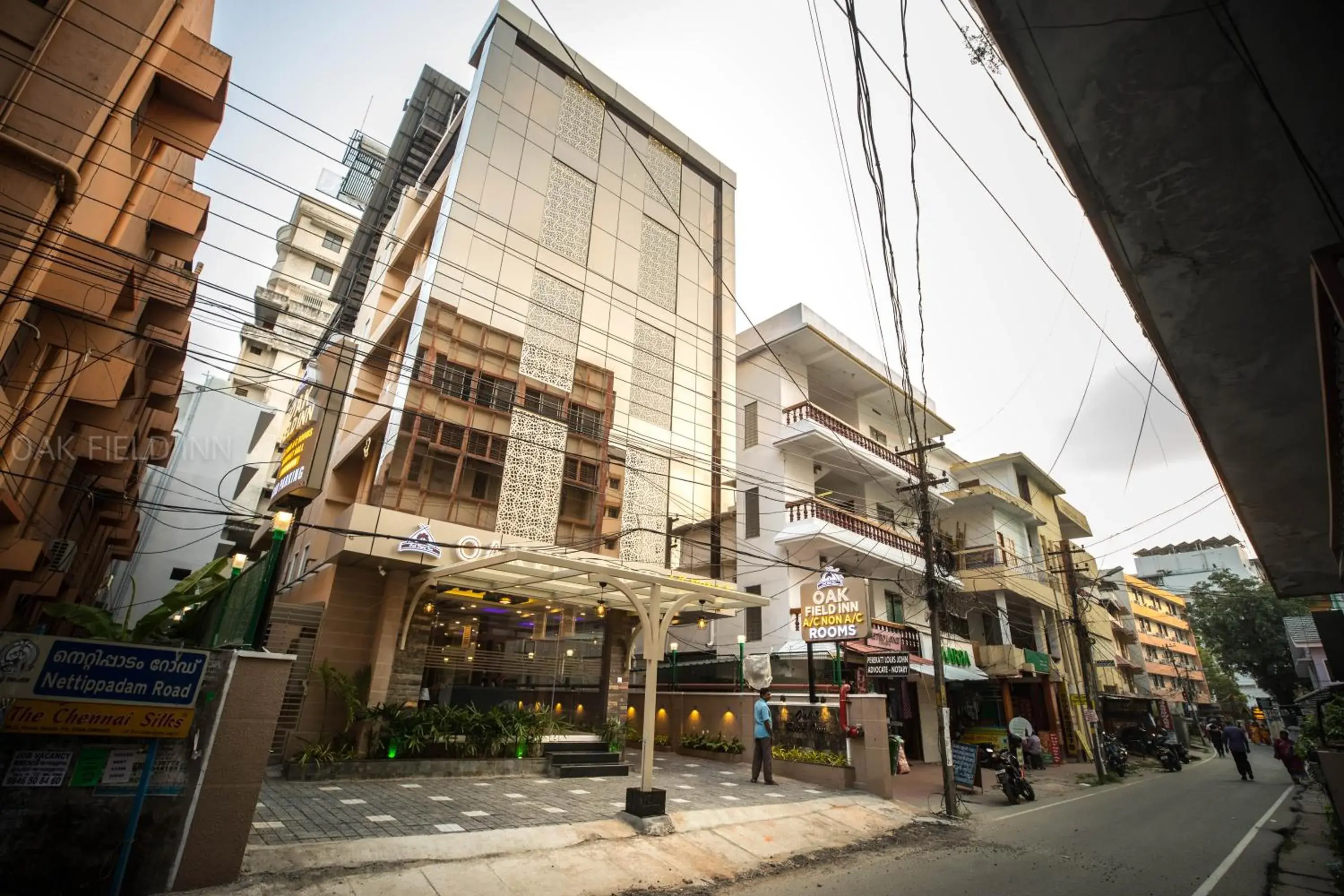 Property building in Oak Field Inn Property building in Oak Field Inn