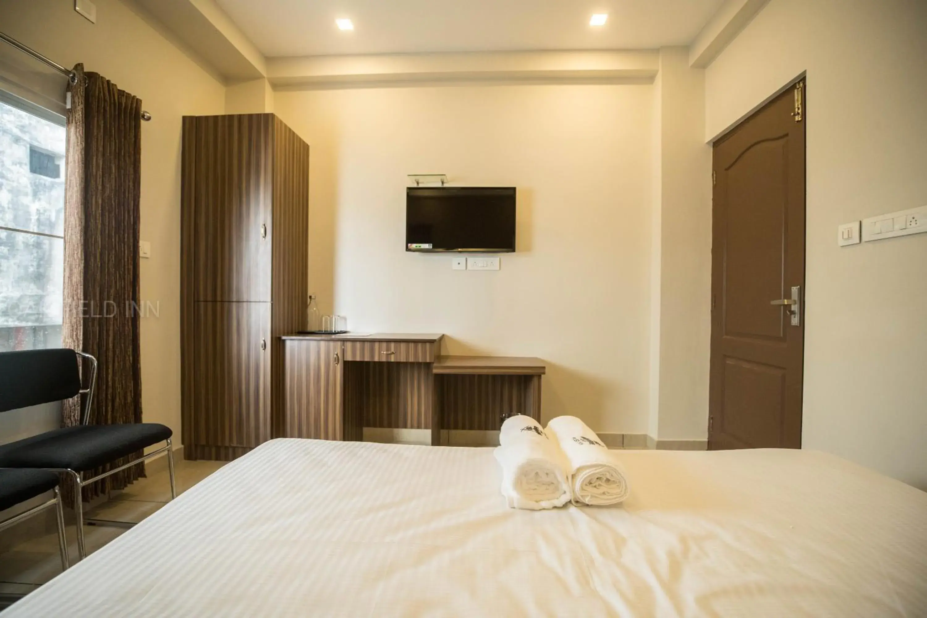 wardrobe, Bed in Oak Field Inn wardrobe, Bed in Oak Field Inn