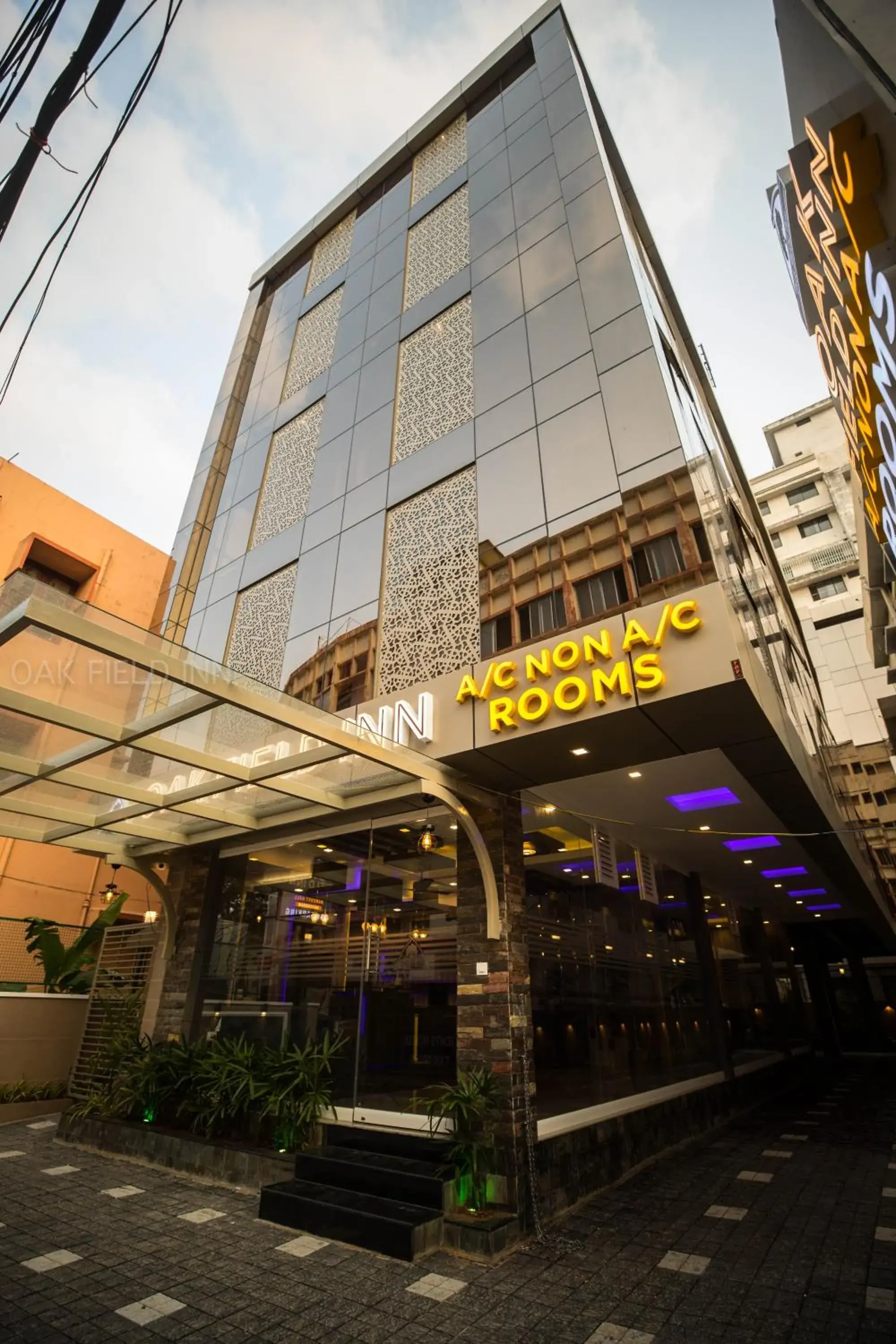 Property building in Oak Field Inn Property building in Oak Field Inn