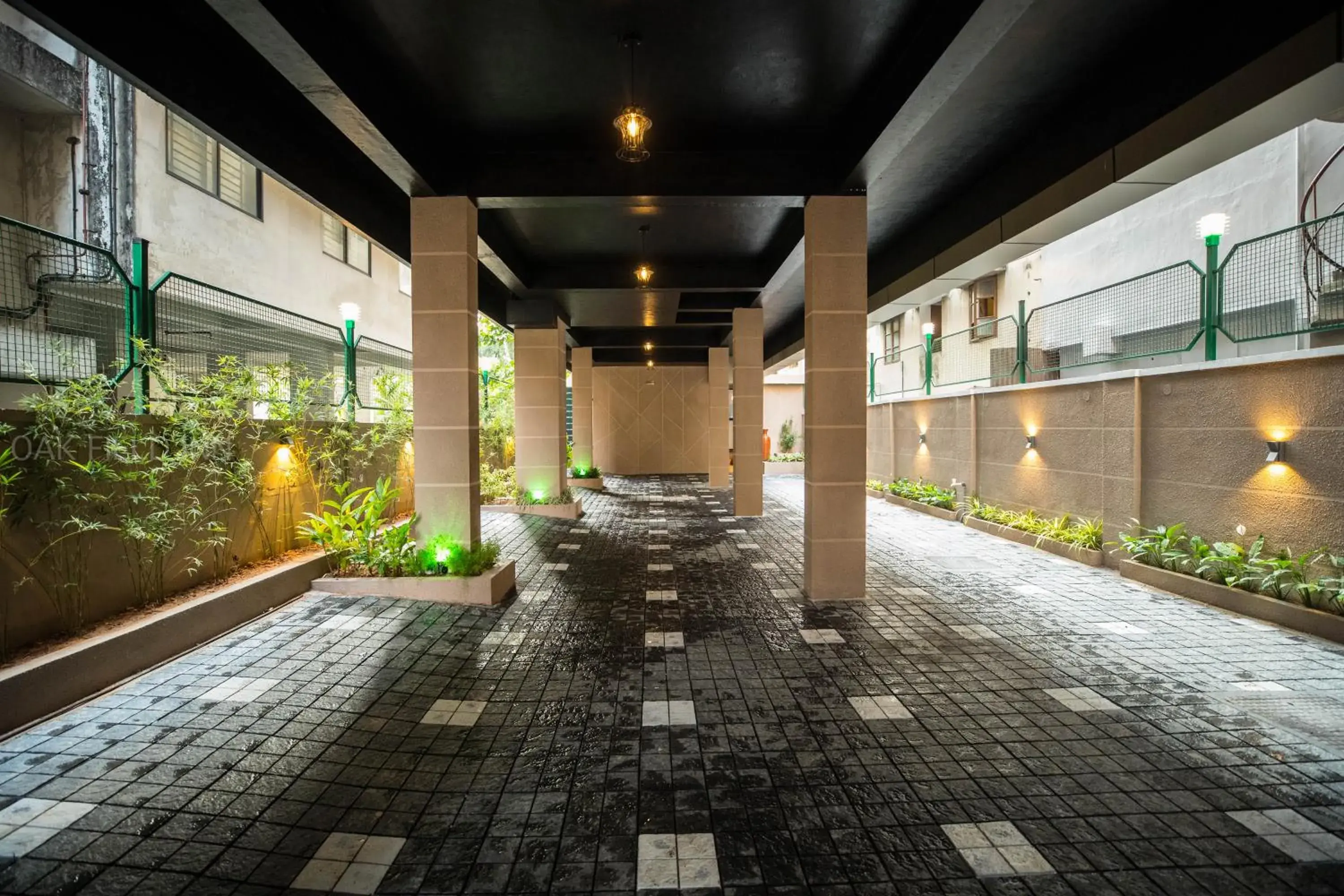 Parking in Oak Field Inn Parking in Oak Field Inn