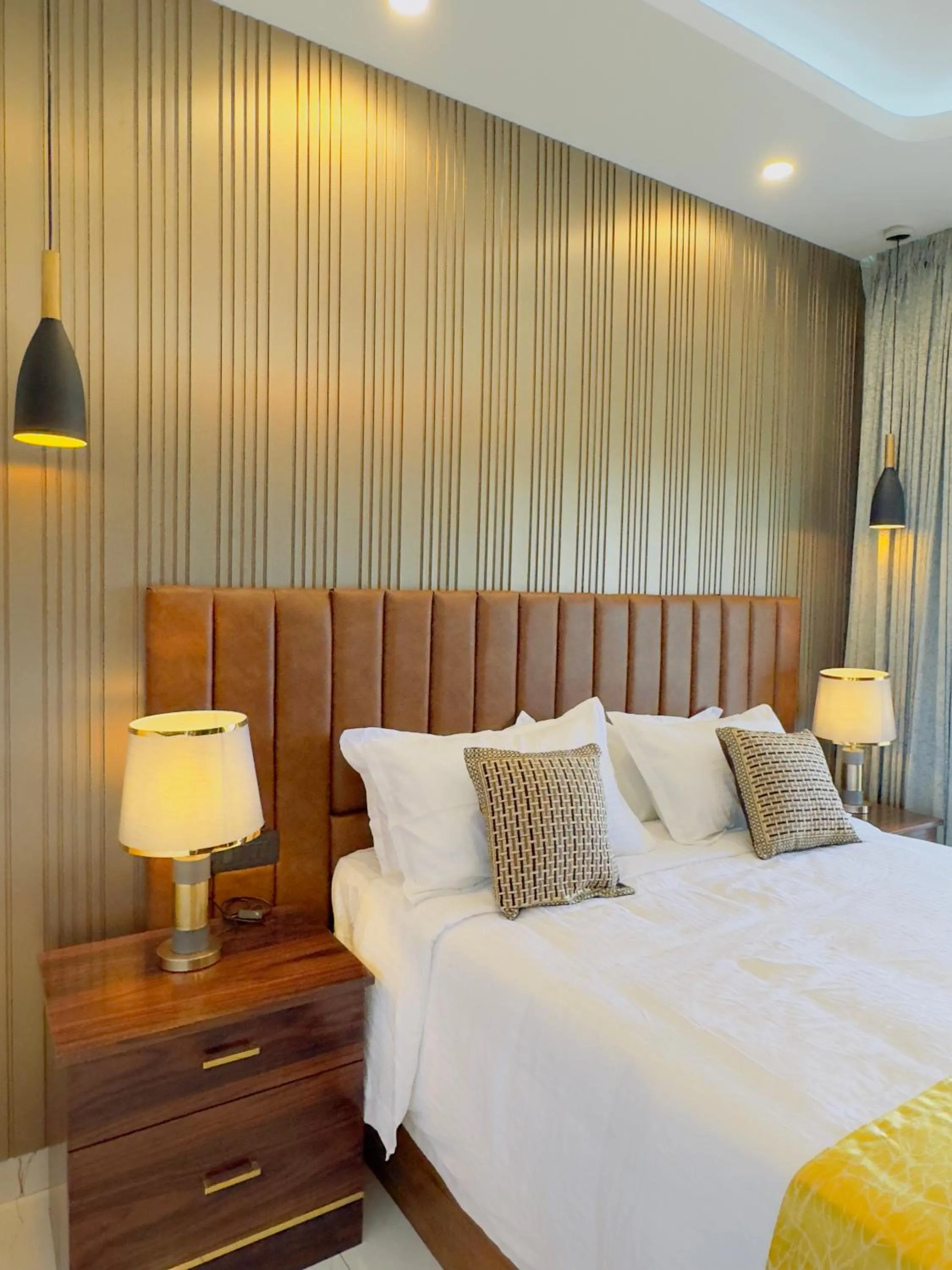 Bedroom, Bed in Misty Wonders