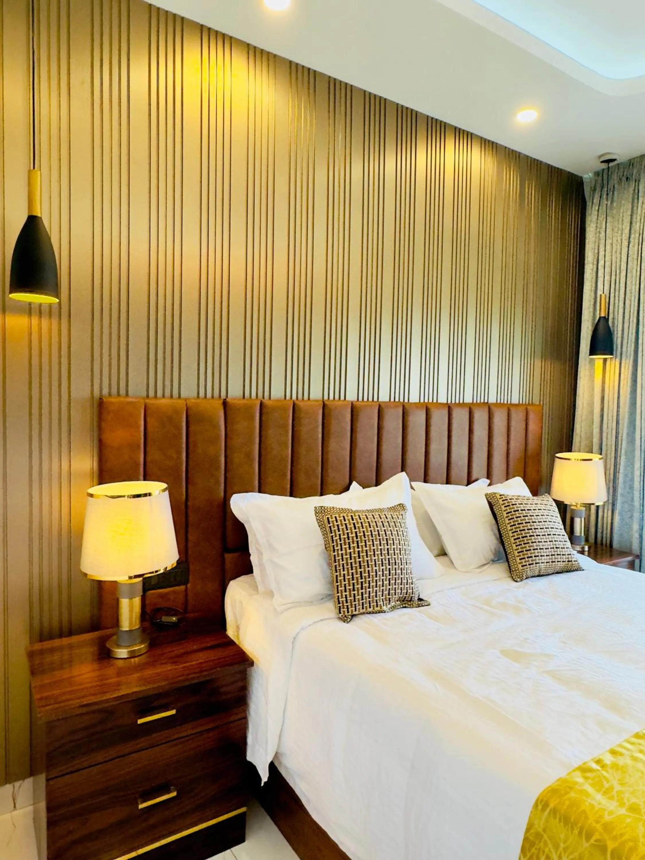 Bed in Misty Wonders