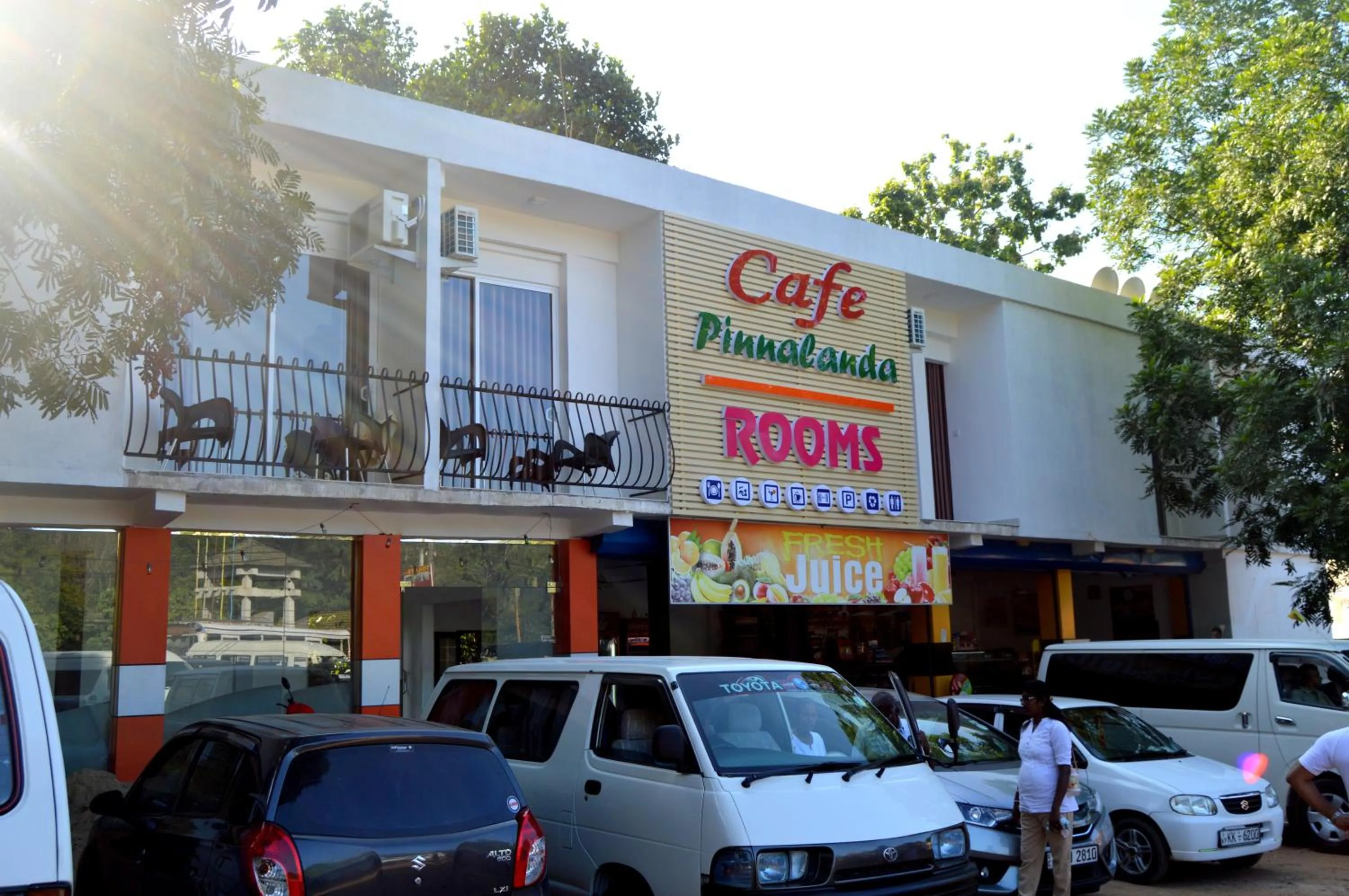 Property building in Cafe Pinnalanda Rooms