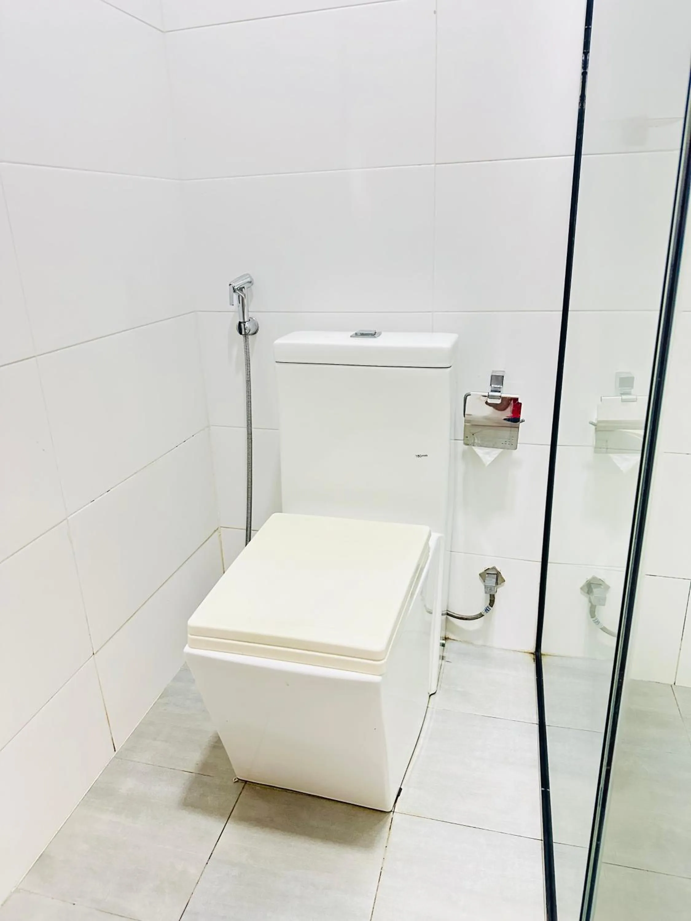 Toilet in Cafe Pinnalanda Rooms