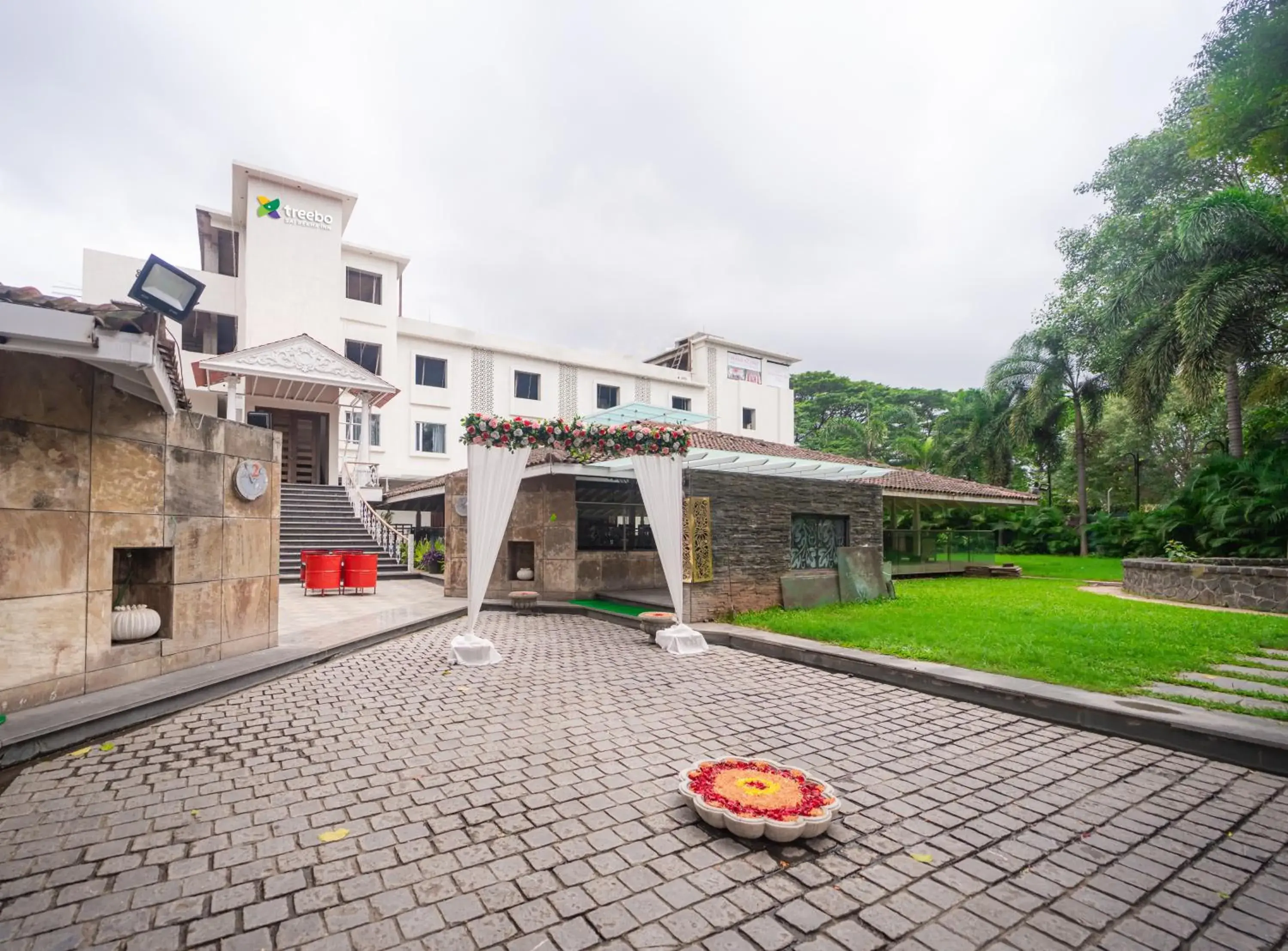 Property building in Treebo Sai Rekha Inn Property building in Treebo Sai Rekha Inn