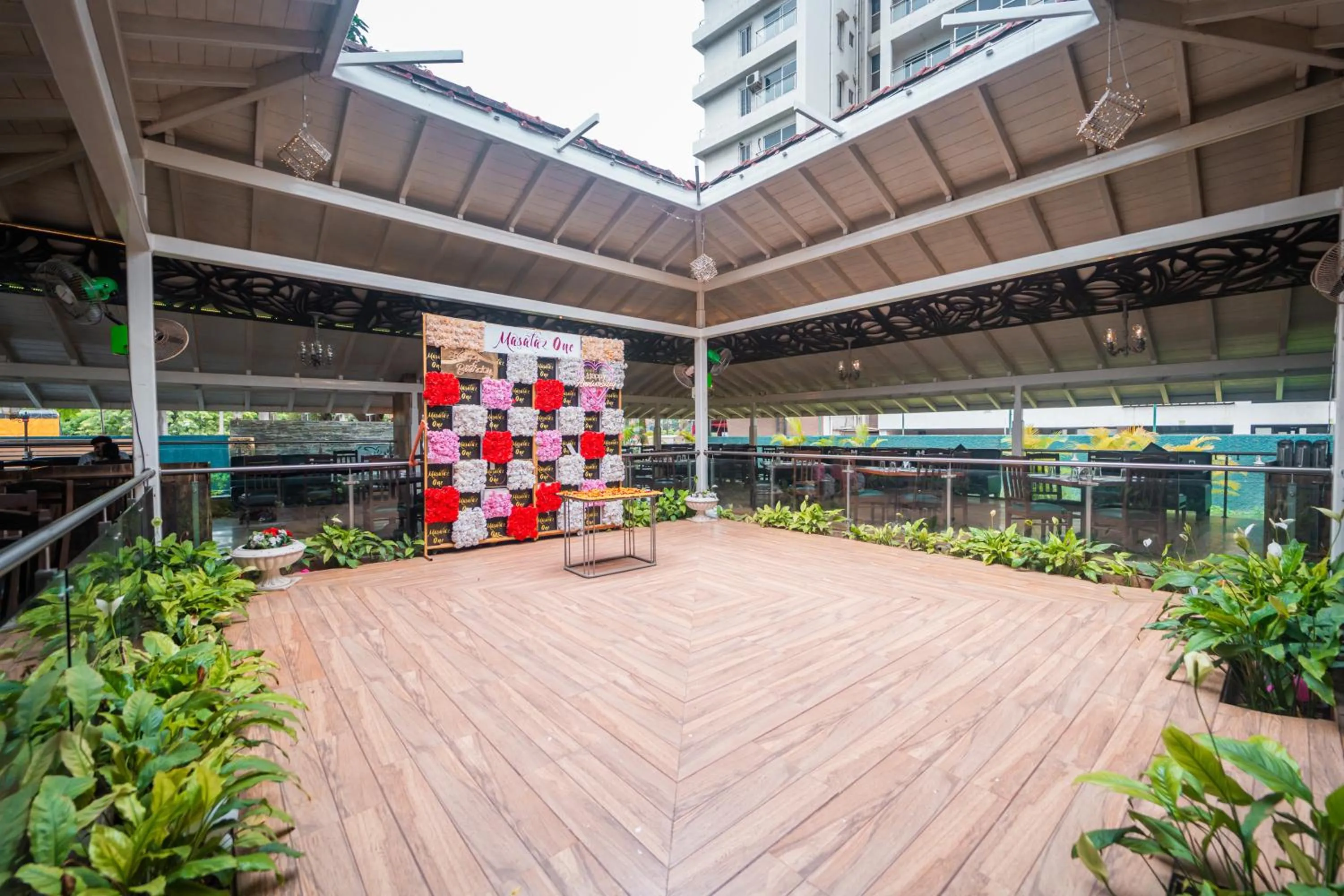 Restaurant/places to eat in Treebo Sai Rekha Inn