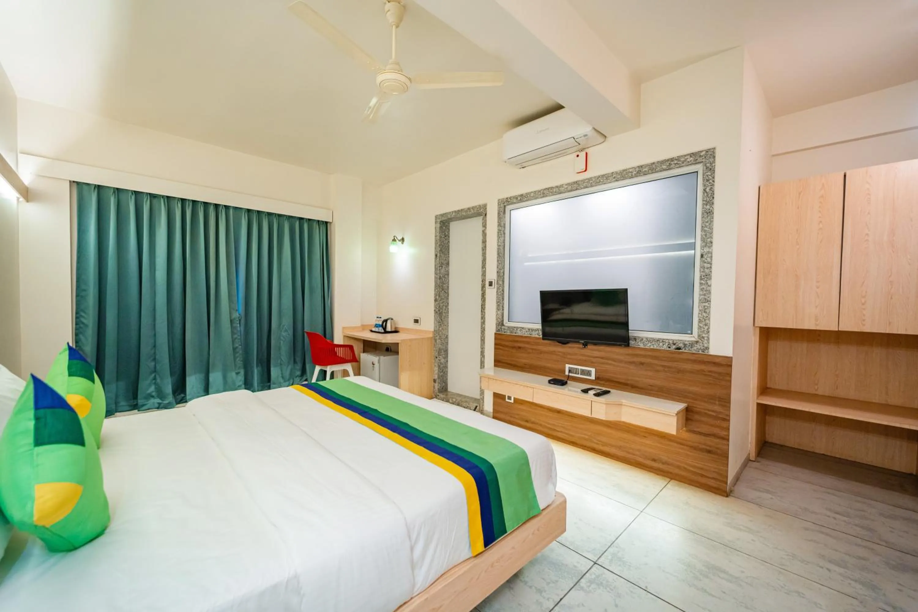 Bedroom, Bed in Treebo Sai Rekha Inn