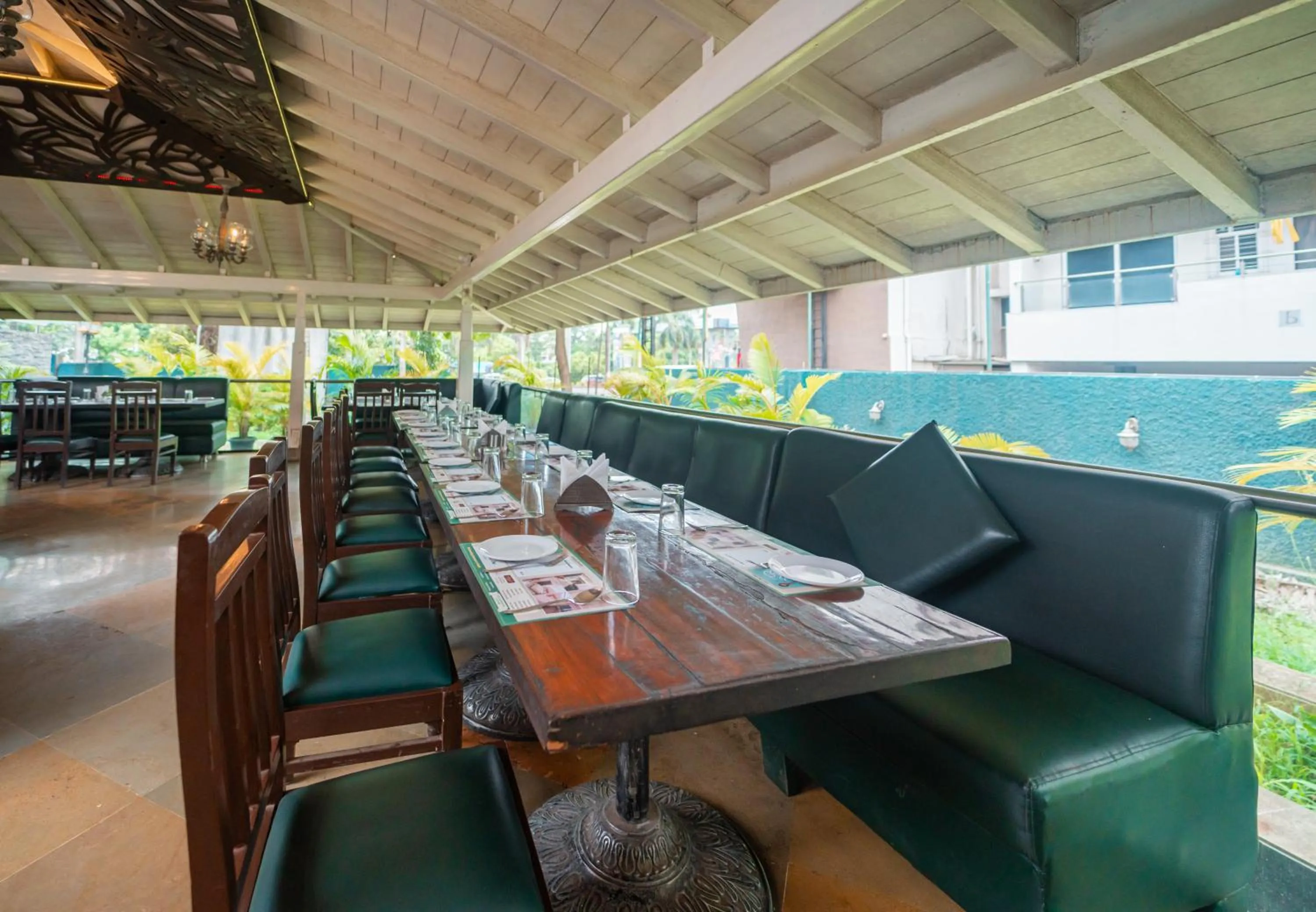 Restaurant/places to eat in Treebo Sai Rekha Inn