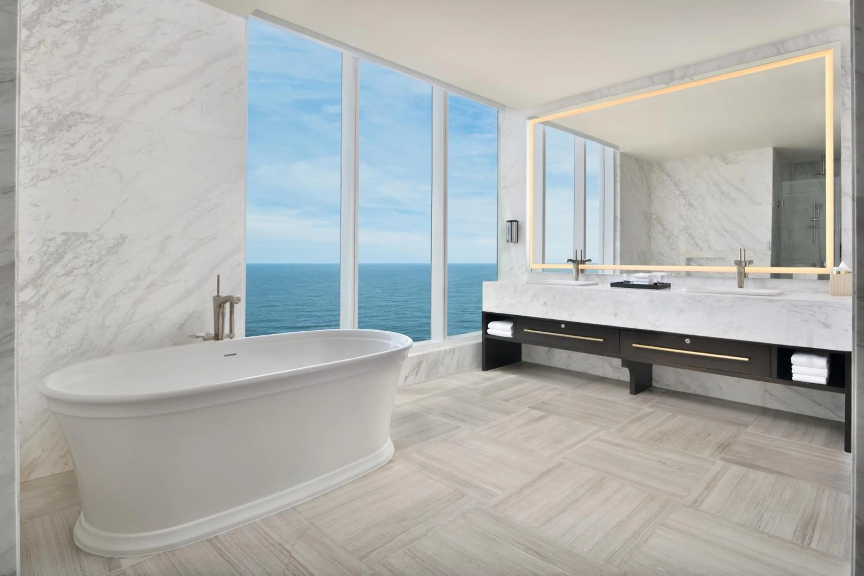 Bathroom in Sheraton Colombo Hotel