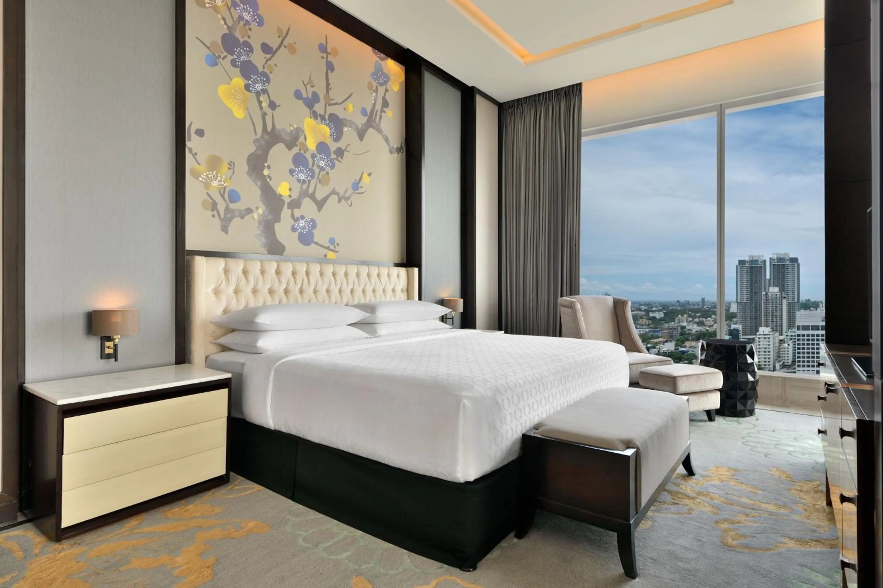 Bedroom, Bed in Sheraton Colombo Hotel