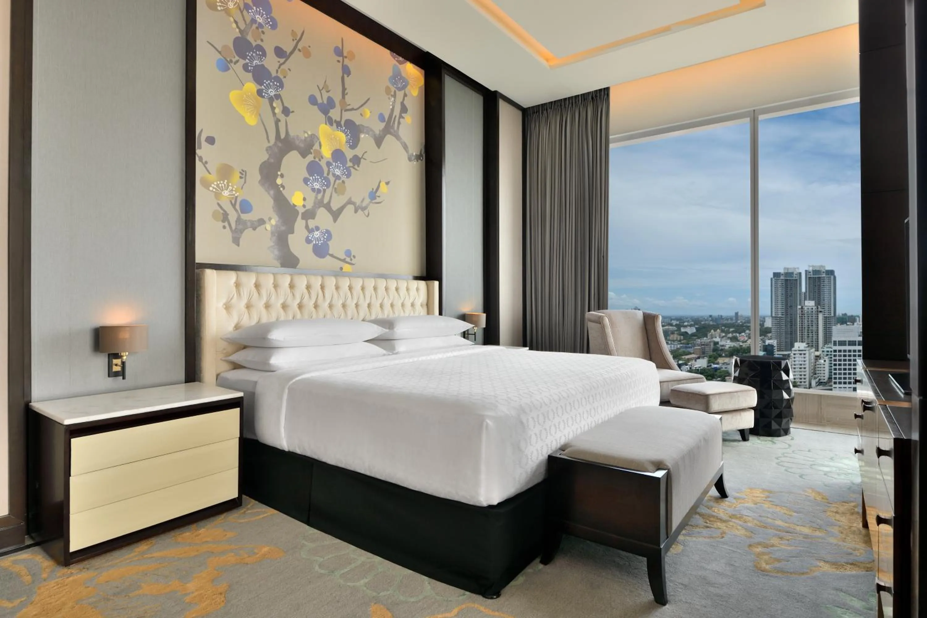 Bedroom, Bed in Sheraton Colombo Hotel