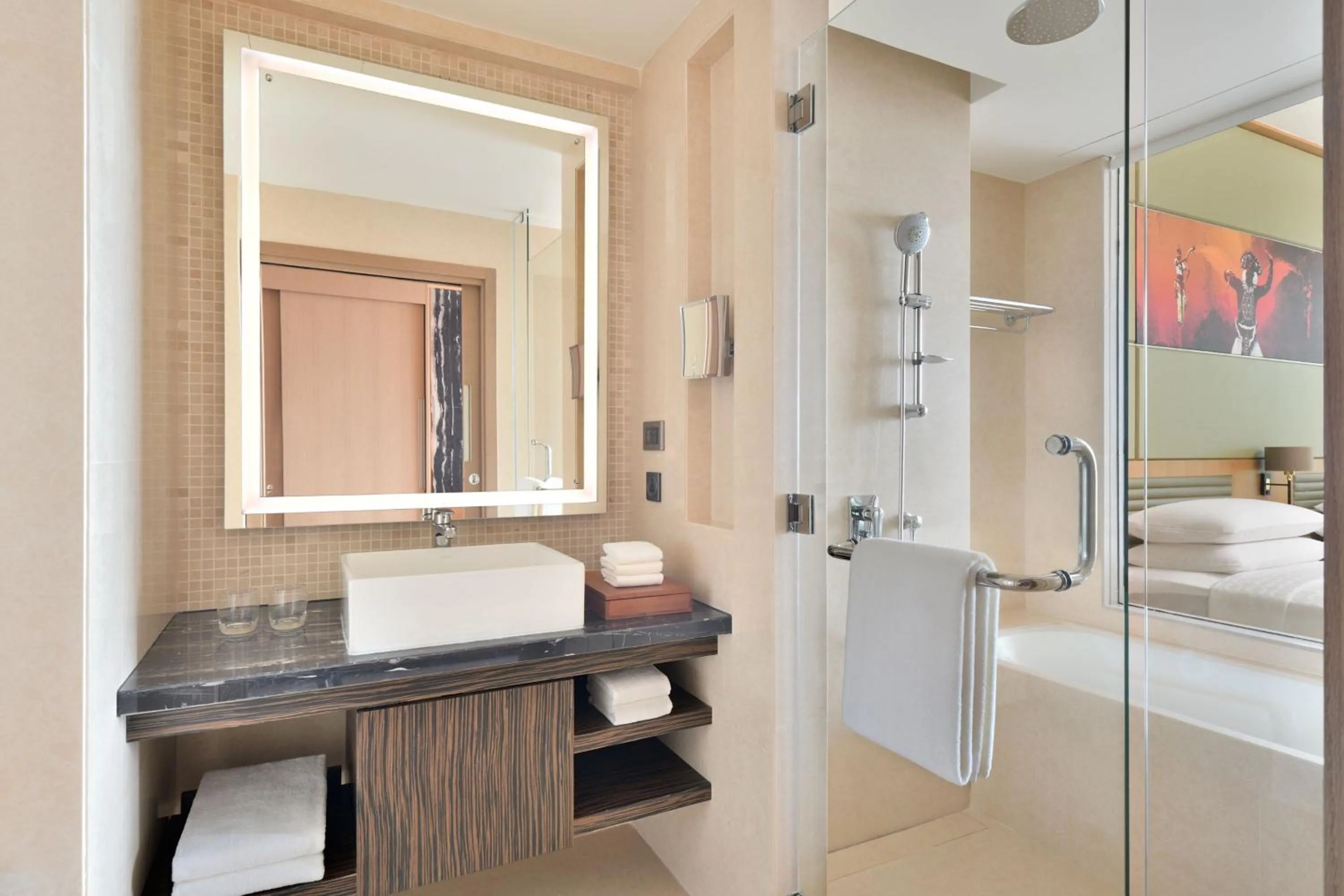 Photo of the whole room in Sheraton Colombo Hotel