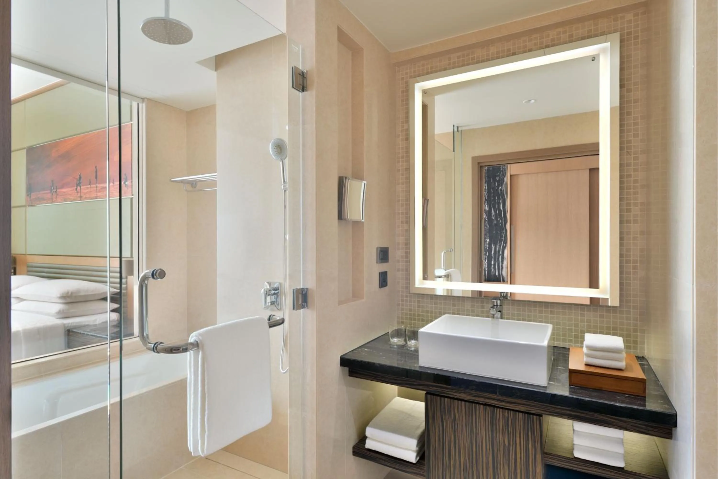 Photo of the whole room in Sheraton Colombo Hotel