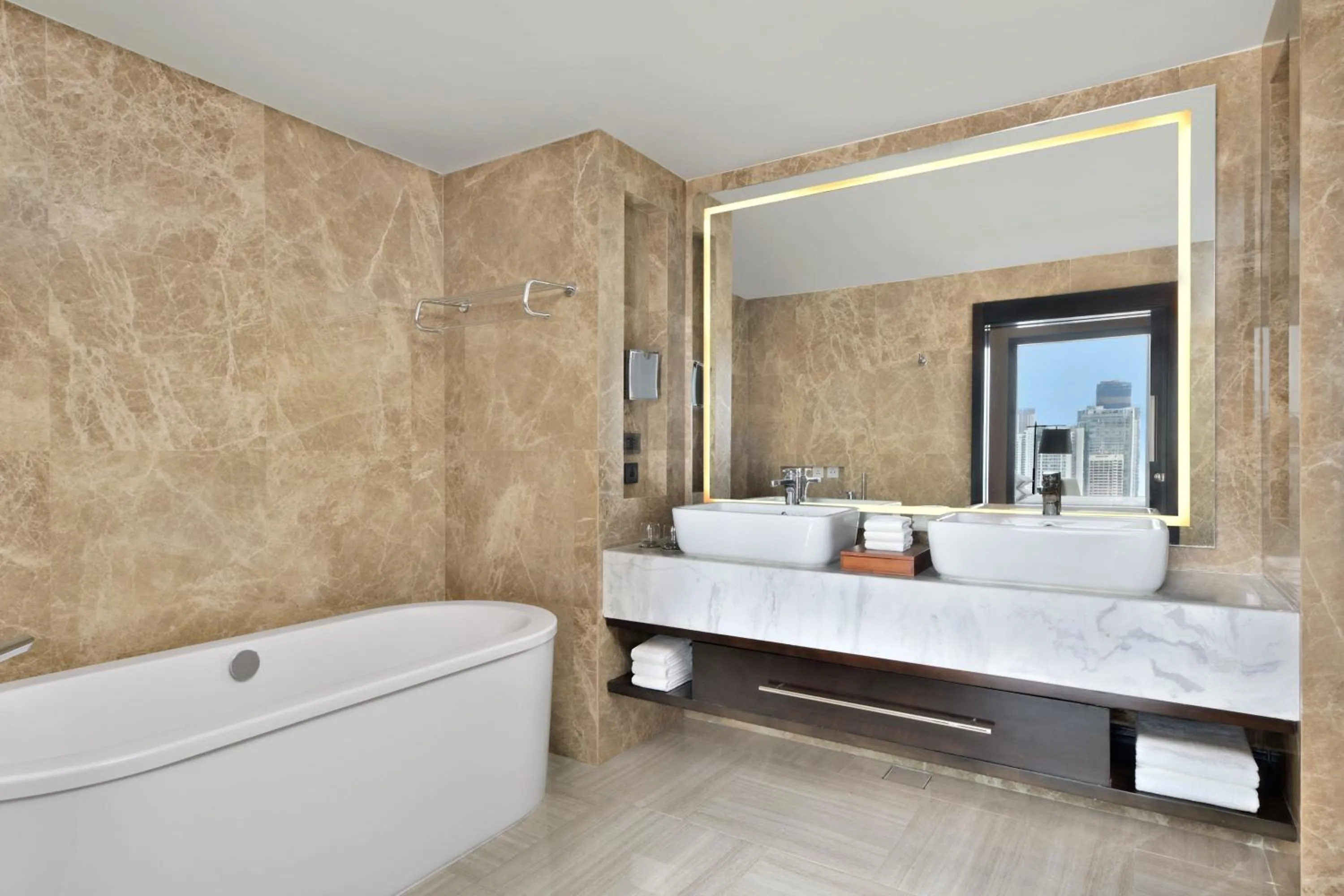 Bedroom in Sheraton Colombo Hotel