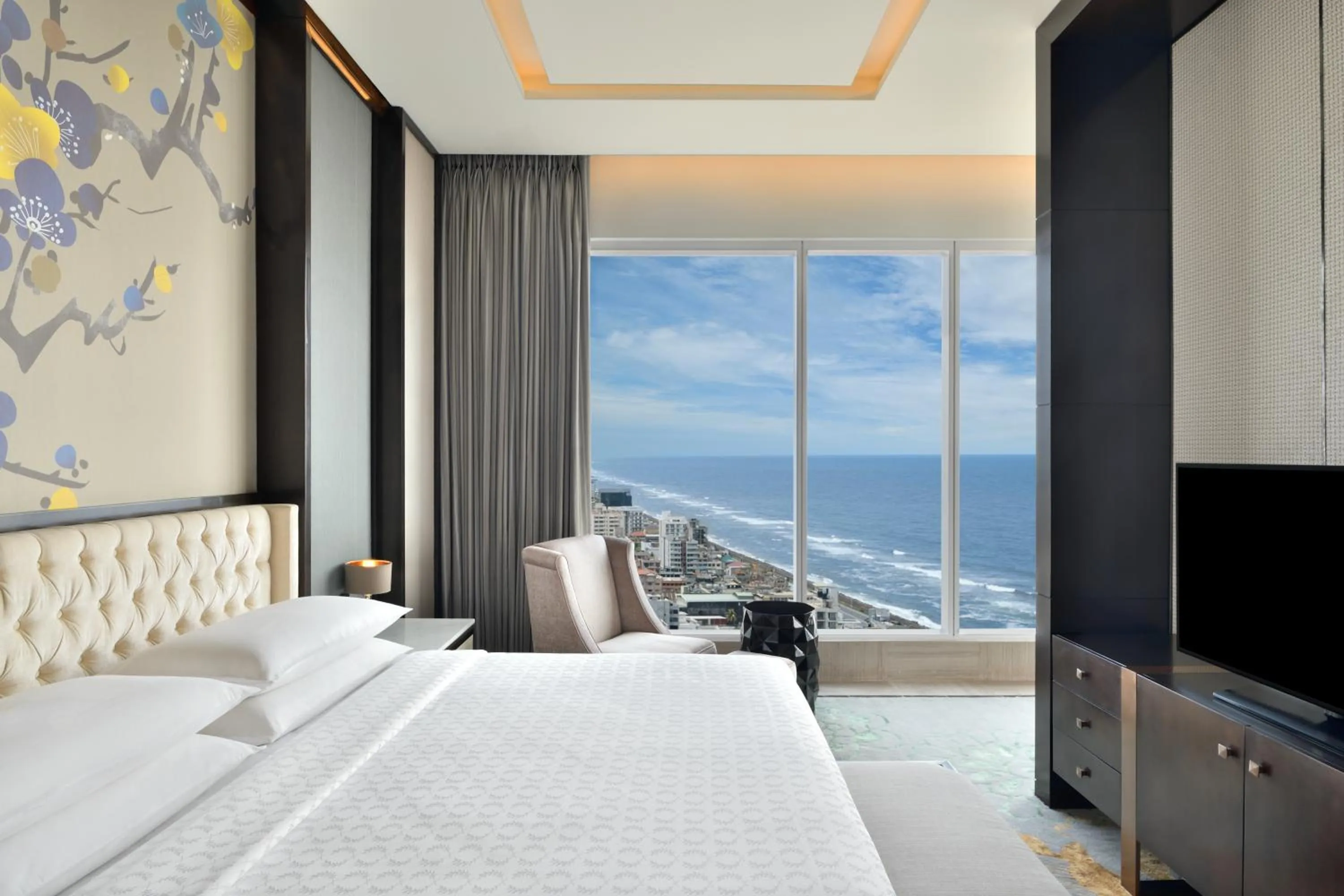 View (from property/room), Bed in Sheraton Colombo Hotel