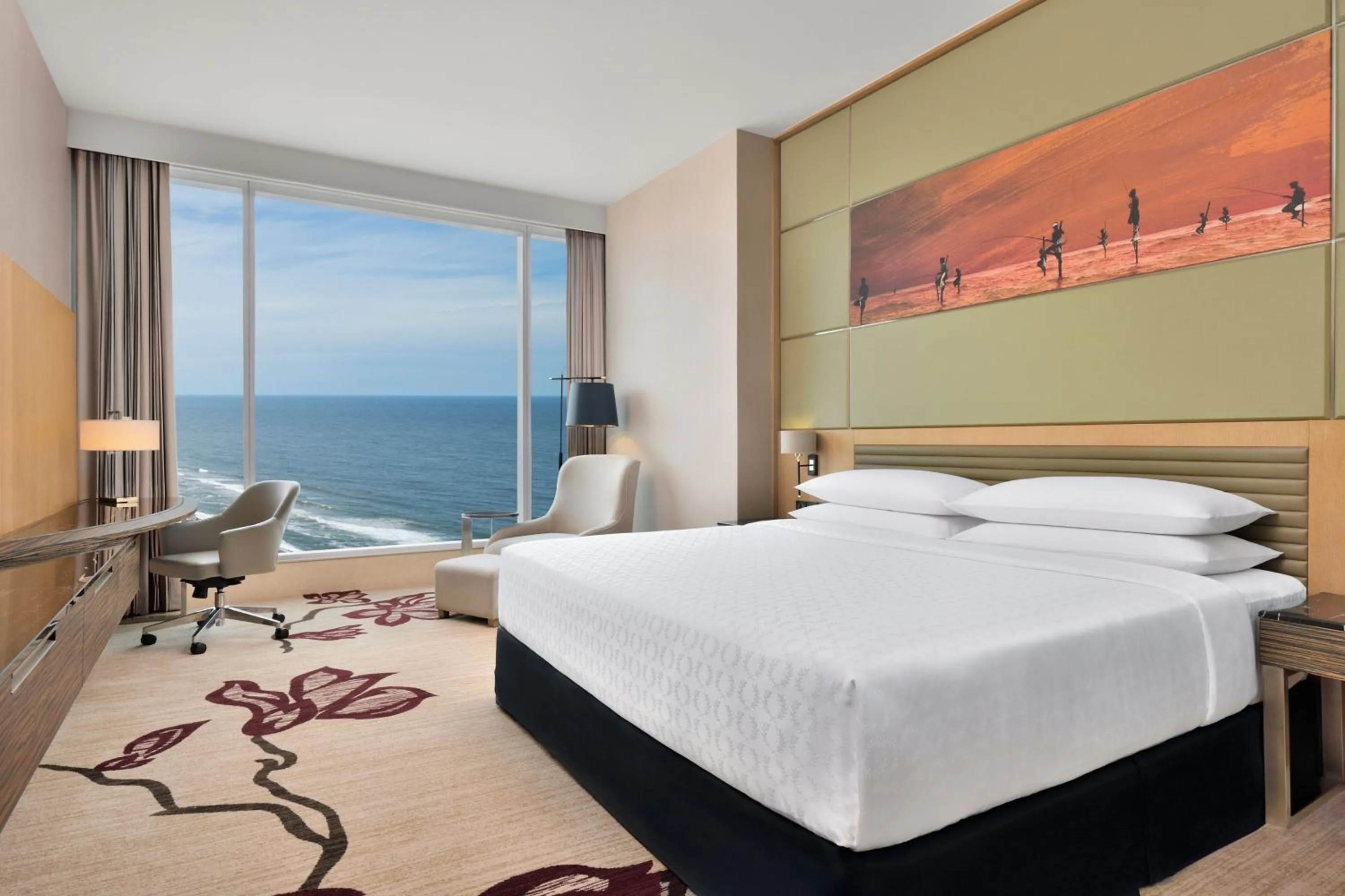 Photo of the whole room, Bed in Sheraton Colombo Hotel