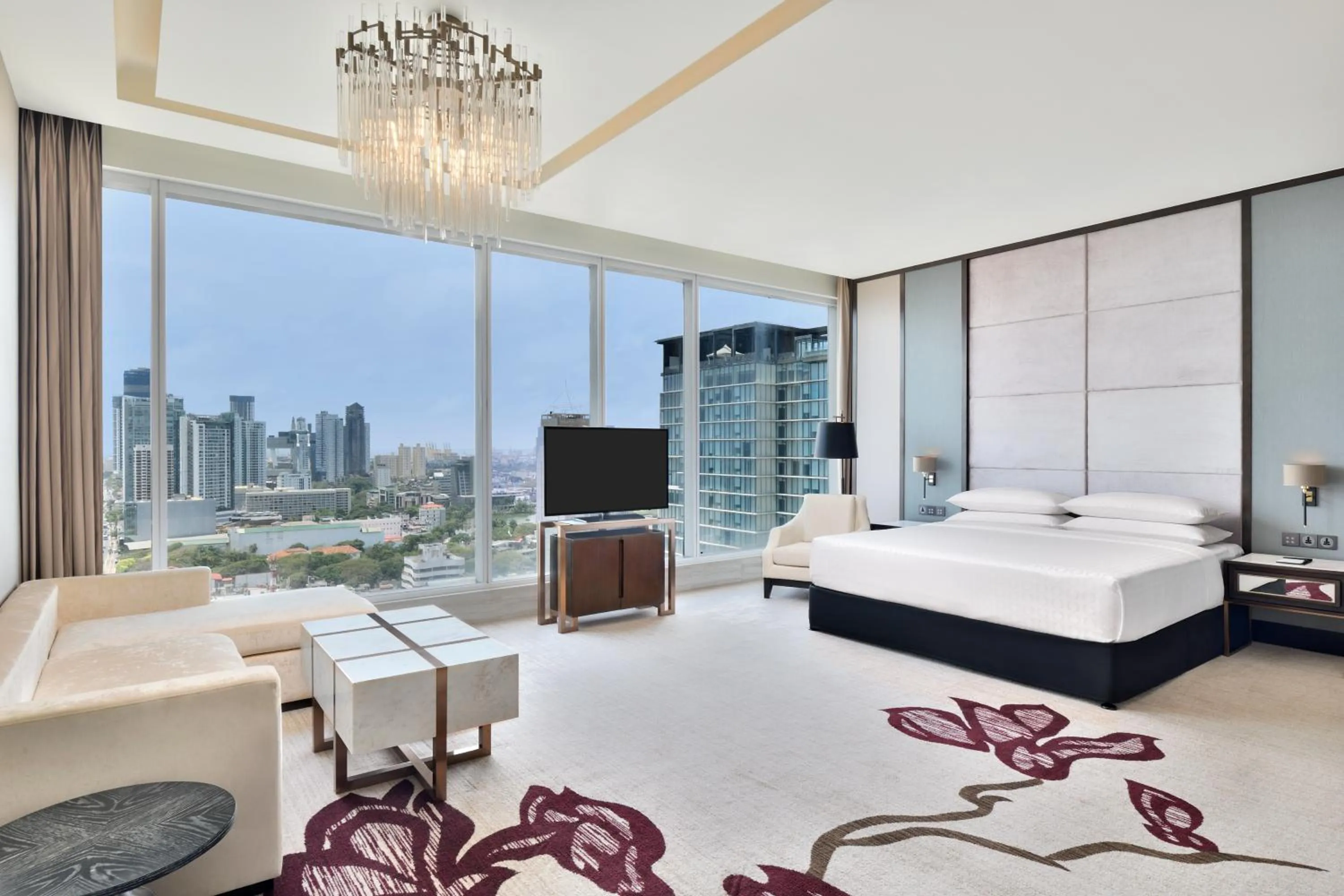 Bedroom, Bed in Sheraton Colombo Hotel