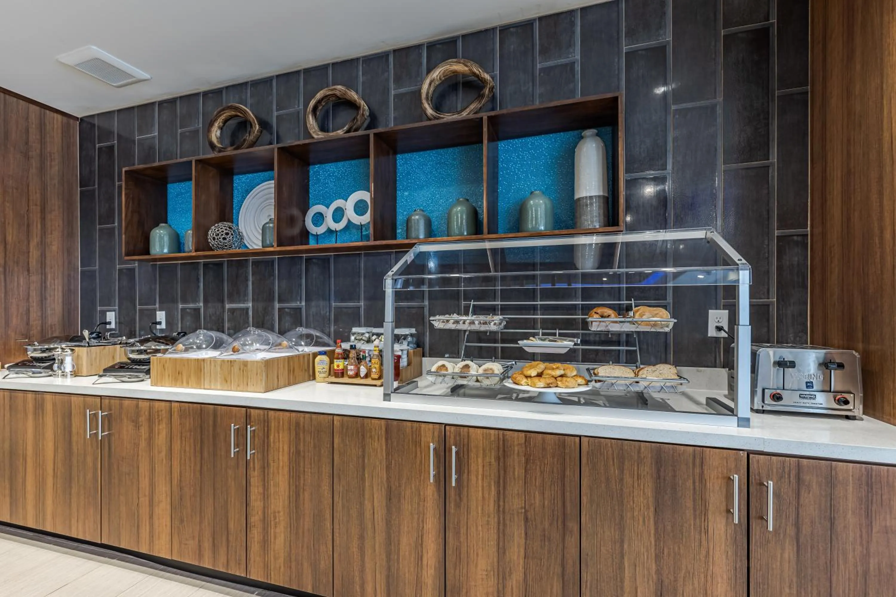 Breakfast in SpringHill Suites by Marriott Fort Wayne Southwest