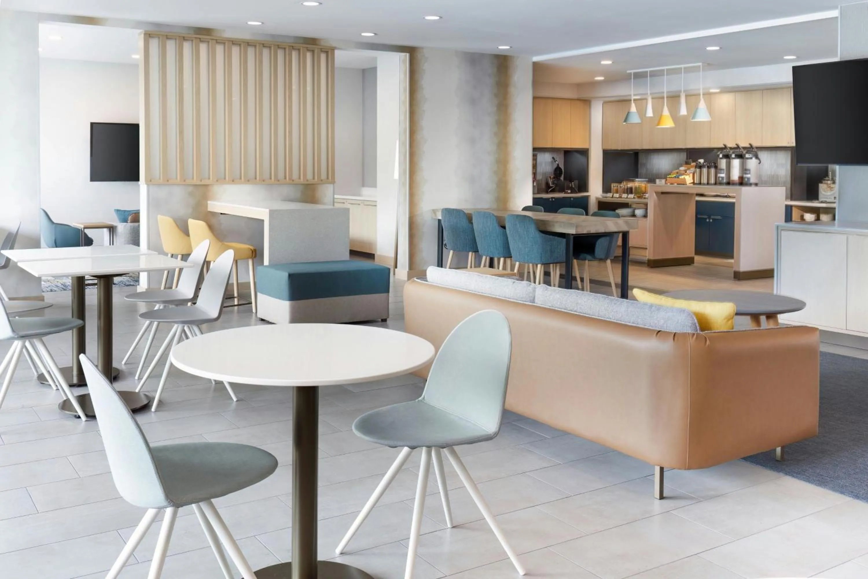 Breakfast in TownePlace Suites by Marriott Monrovia