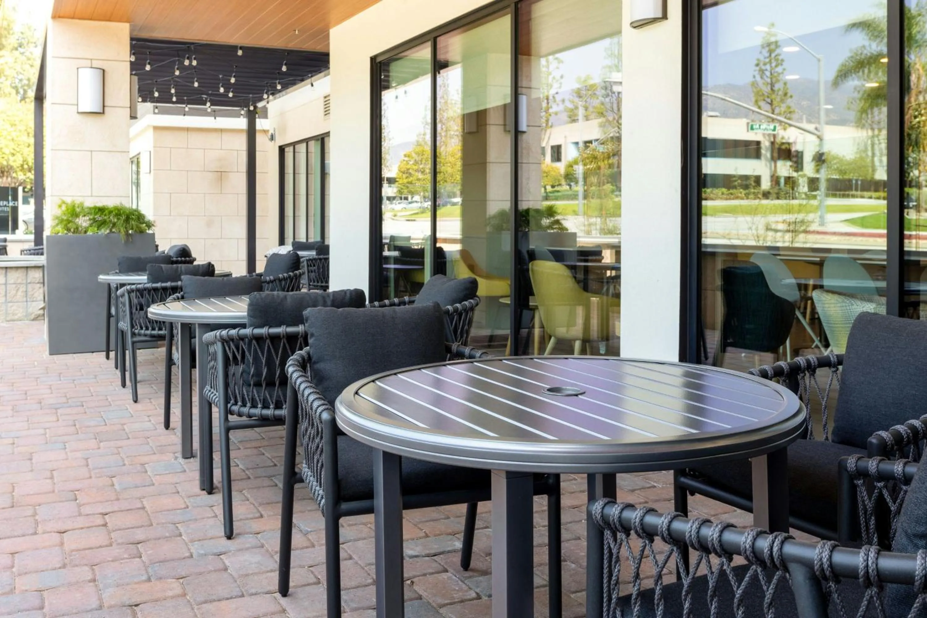 Lounge or bar in TownePlace Suites by Marriott Monrovia