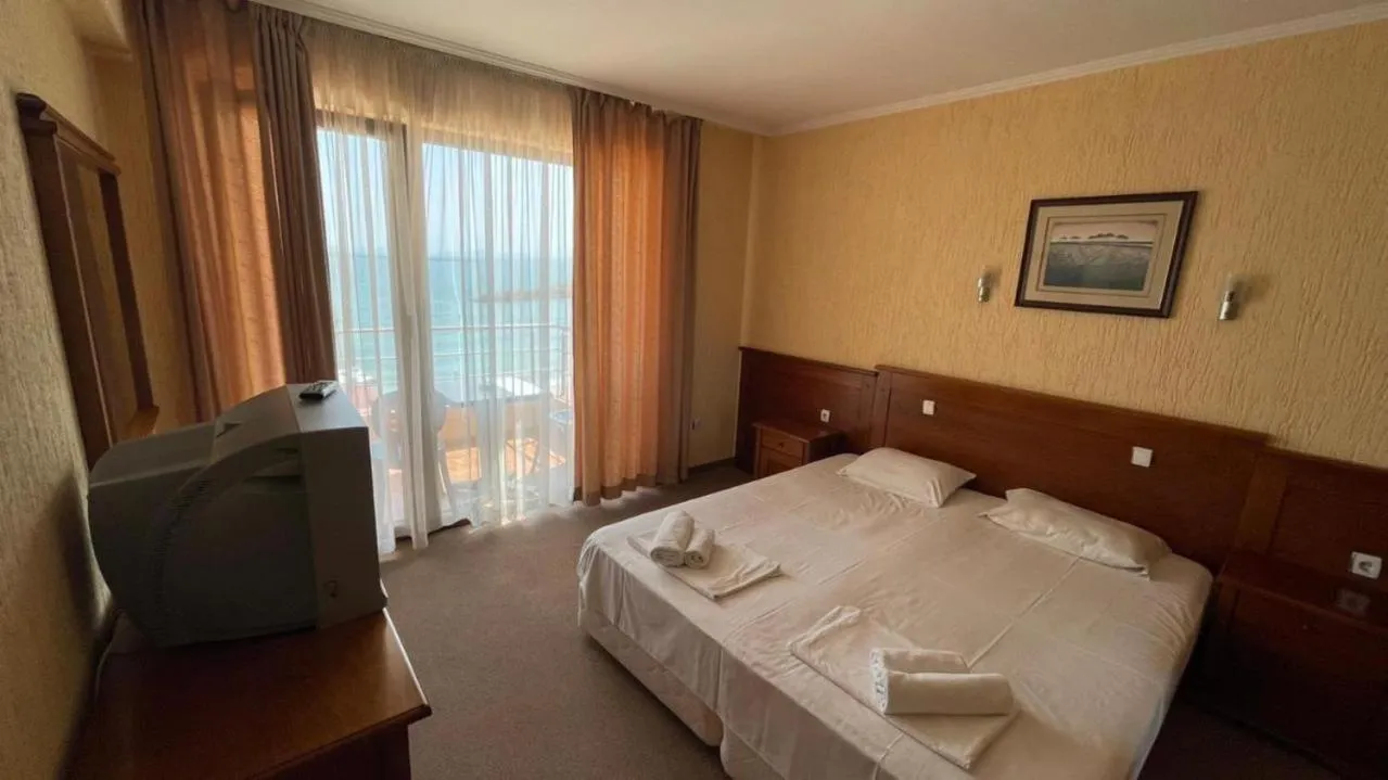 Bed in Elizabeth Beach Apartments