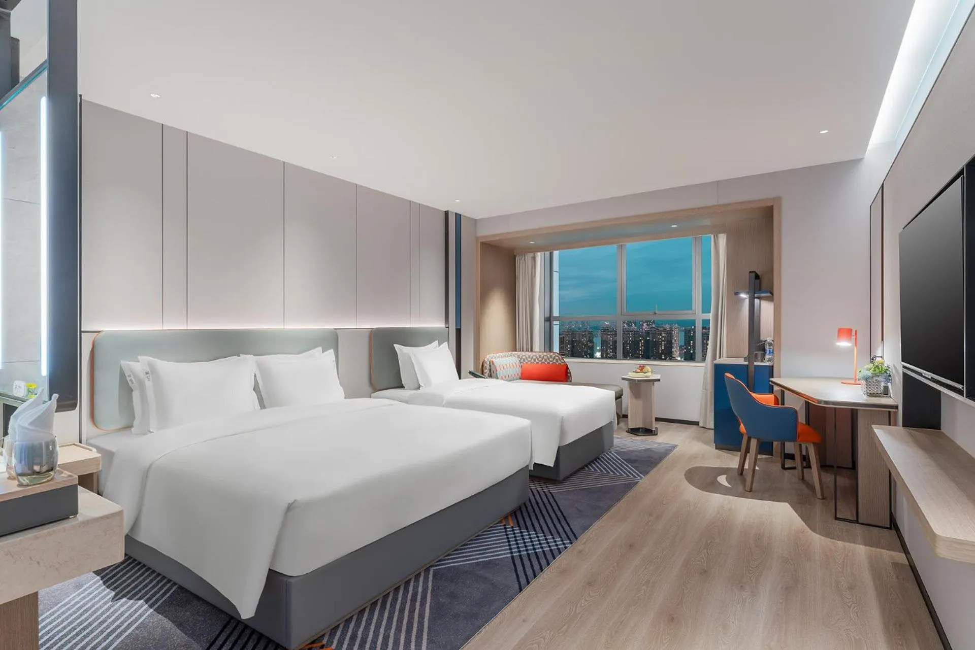 Photo of the whole room, Bed in Holiday Inn Express Changsha Development Zone by IHG
