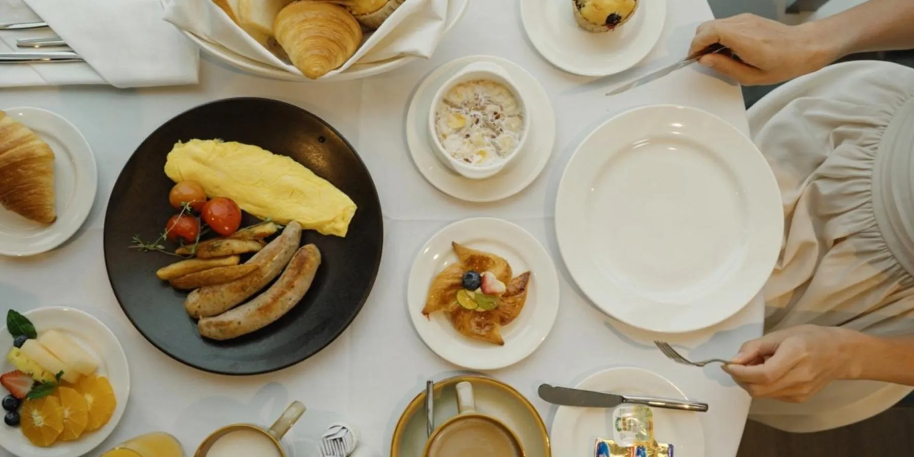 Bedroom in Crowne Plaza Ezhou by IHG