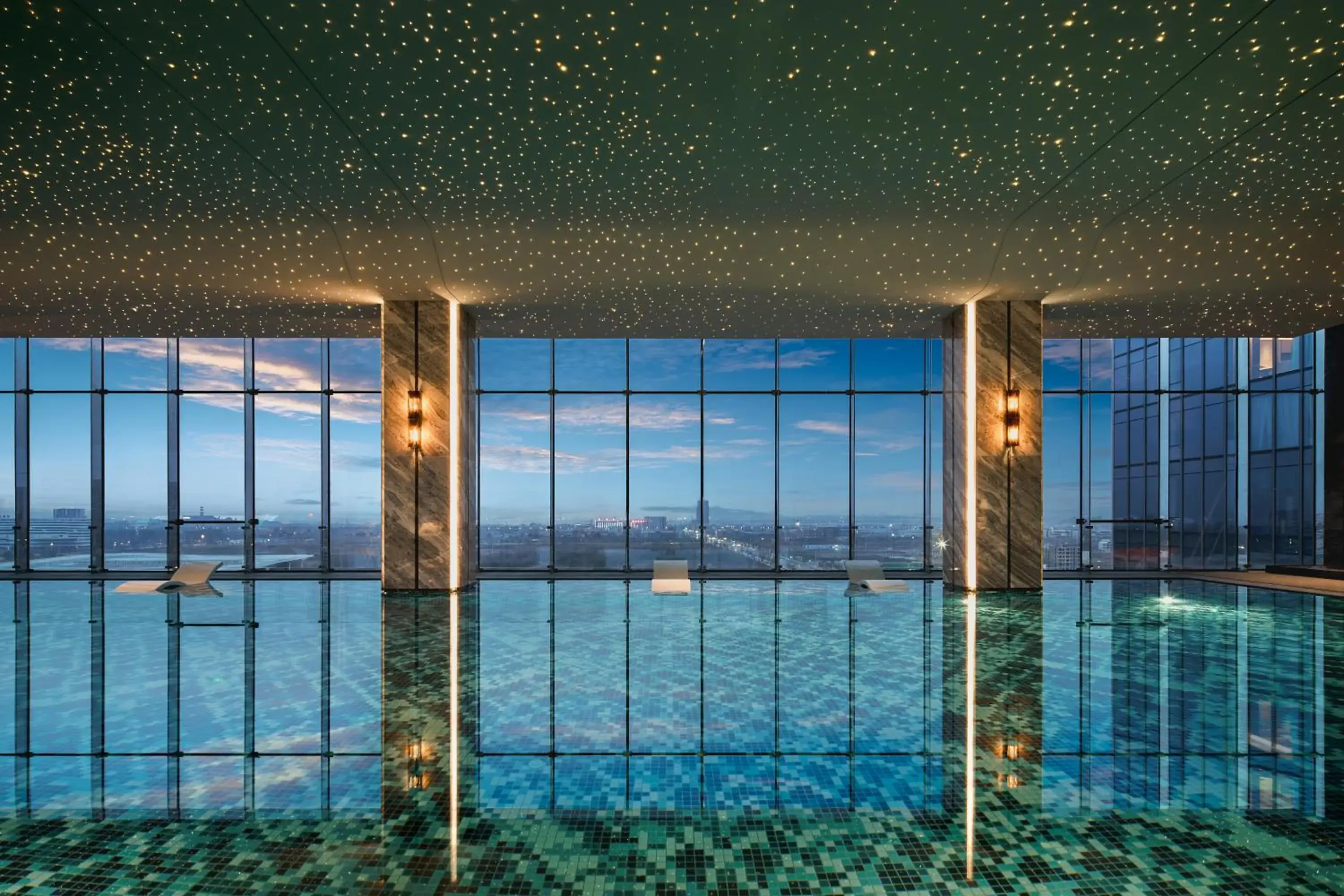 Swimming pool in Crowne Plaza Ezhou by IHG Swimming pool in Crowne Plaza Ezhou by IHG