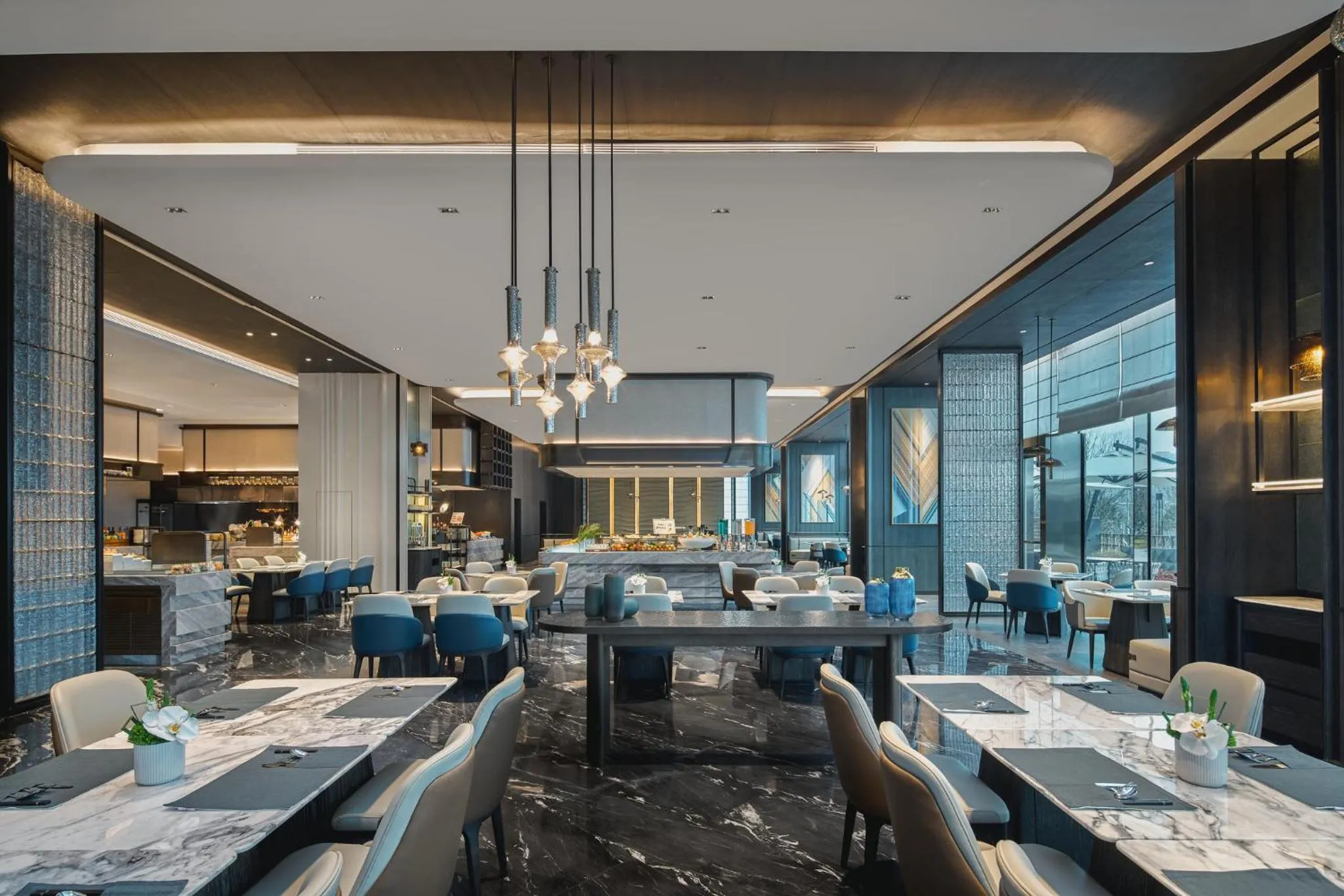 Restaurant/places to eat in Crowne Plaza Ezhou by IHG