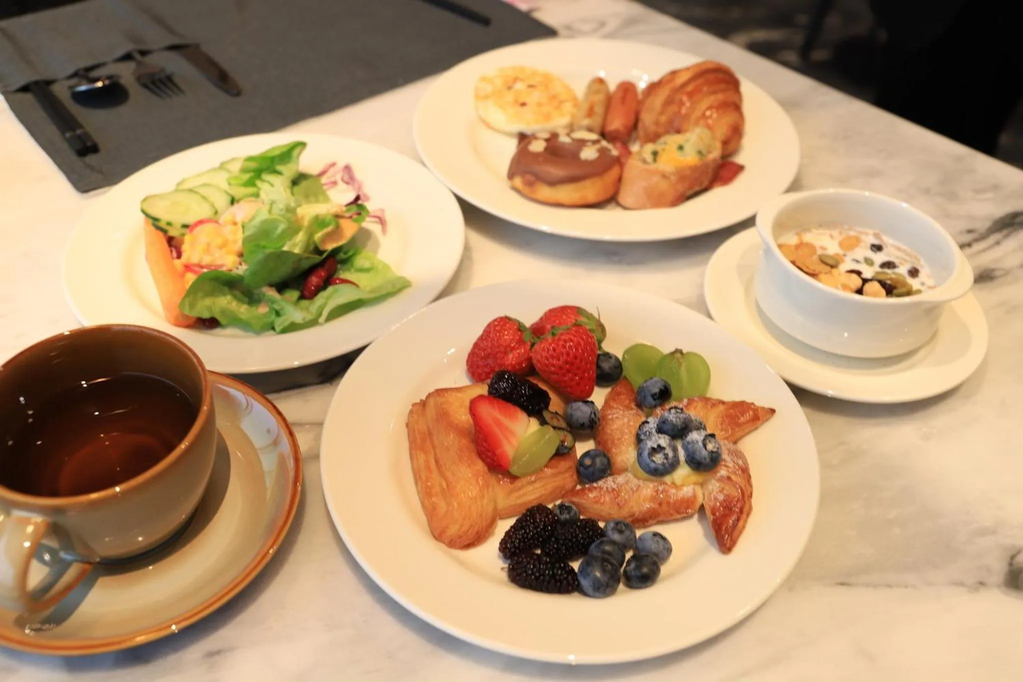 Breakfast in Crowne Plaza Ezhou by IHG