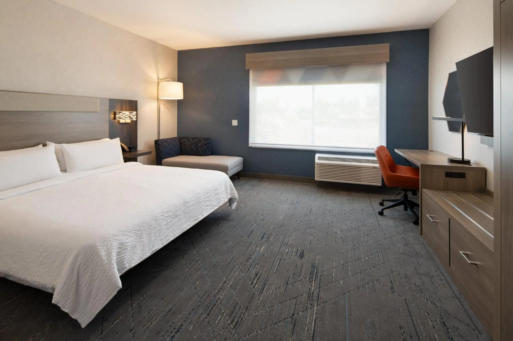 Photo of the whole room, Bed in Holiday Inn Express & Suites Fresno Airport by IHG