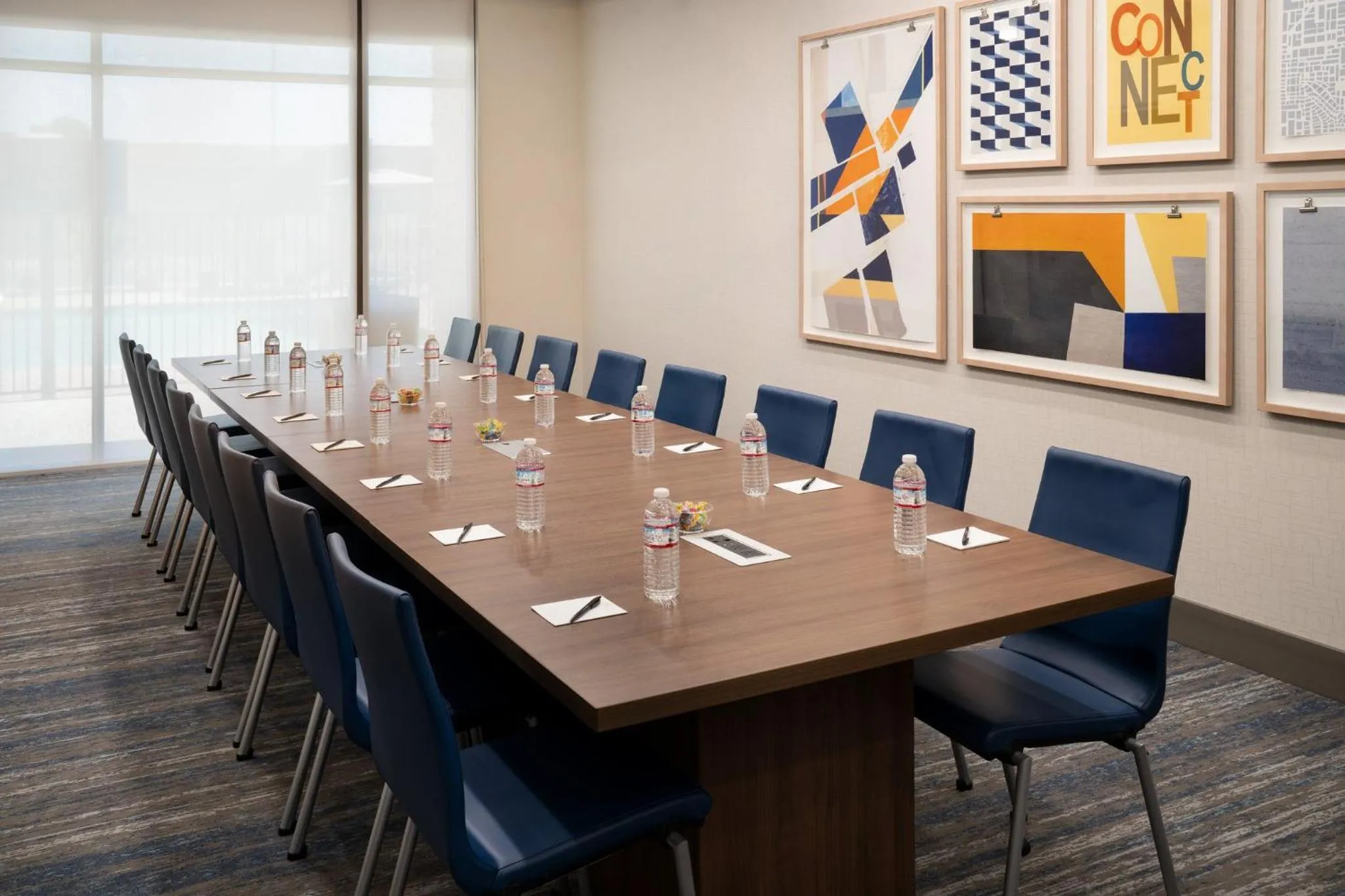Meeting/conference room in Holiday Inn Express & Suites Fresno Airport by IHG