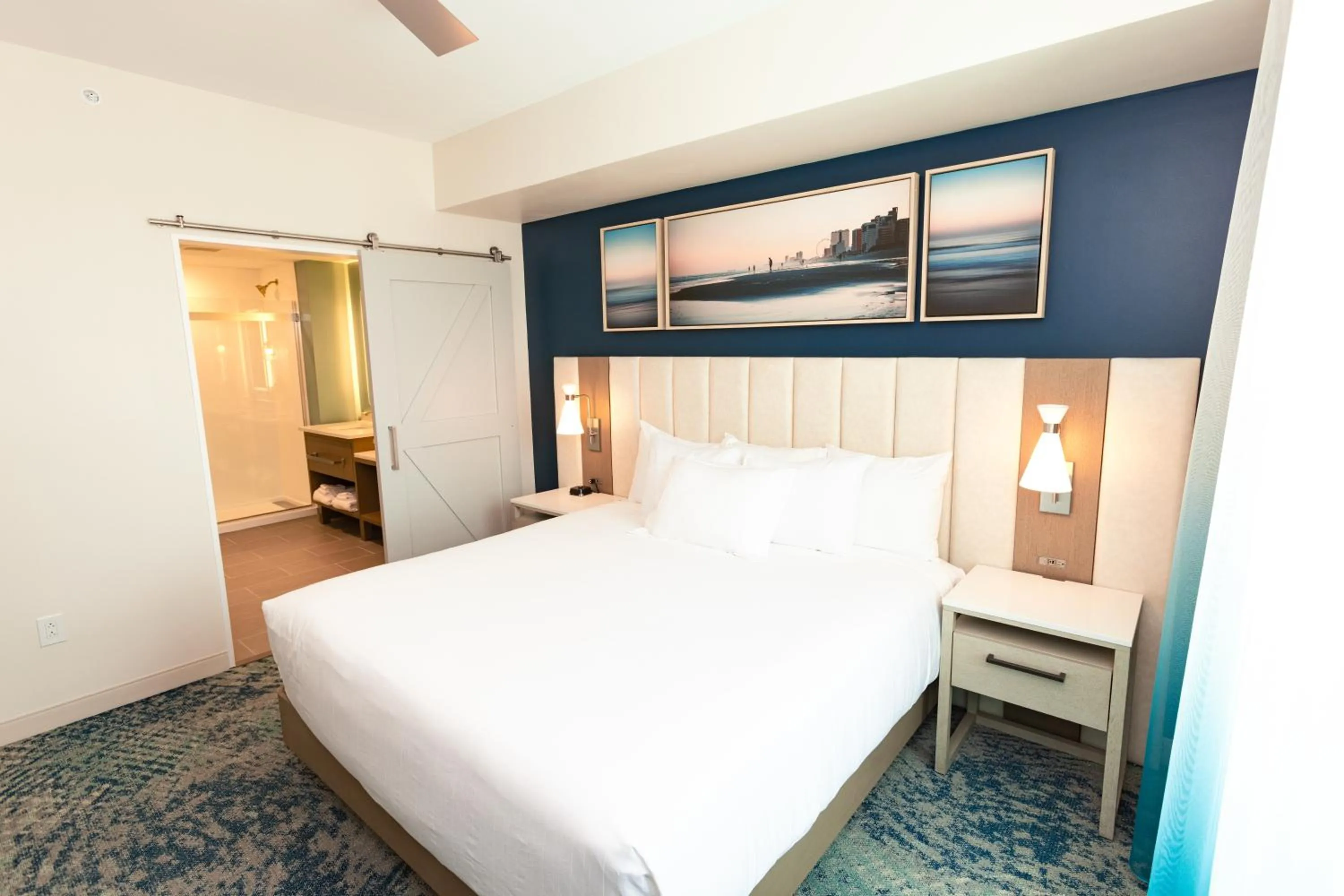 Bed in Holiday Inn Club Vacations Myrtle Beach Oceanfront