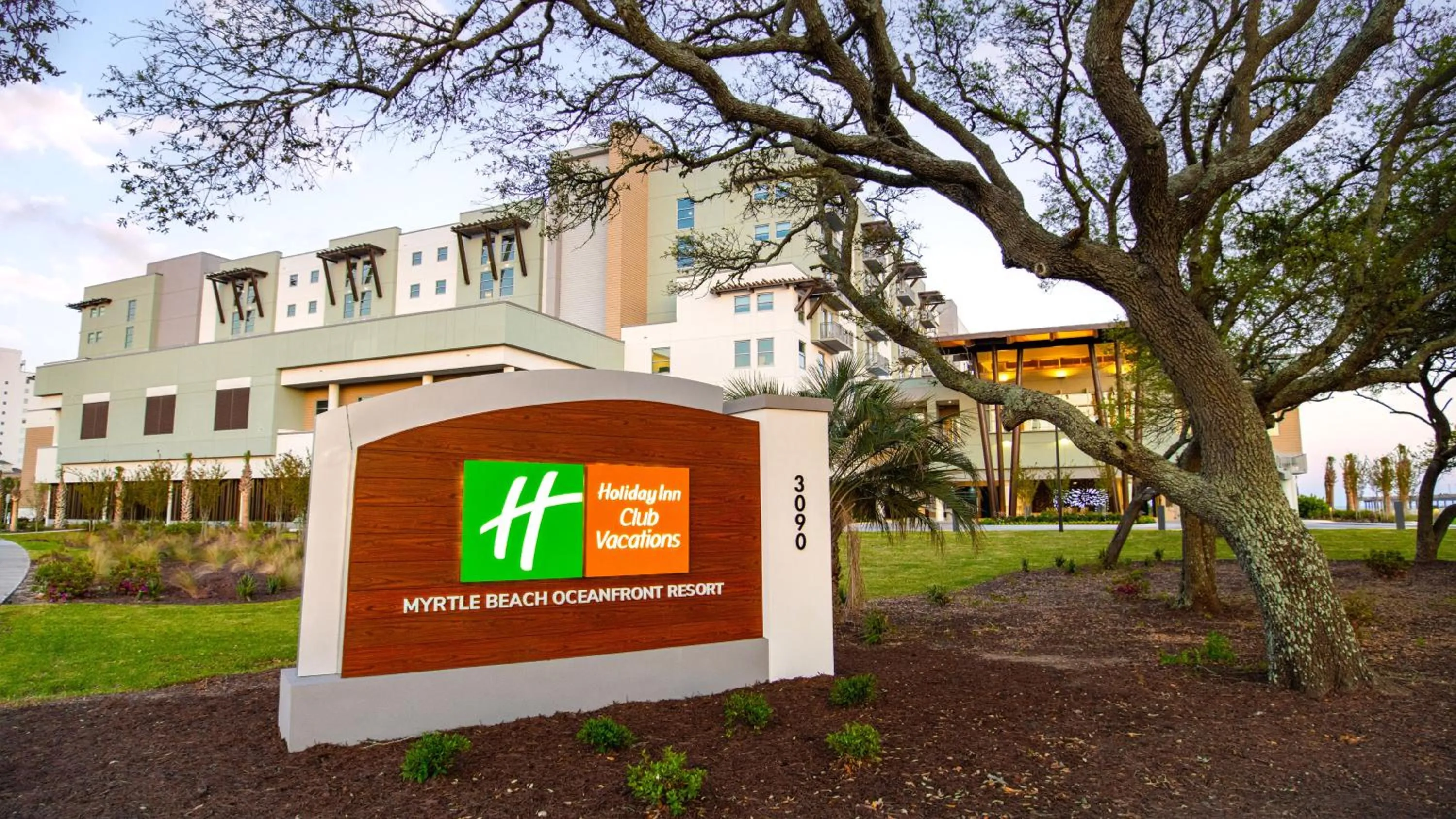 Property building in Holiday Inn Club Vacations Myrtle Beach Oceanfront