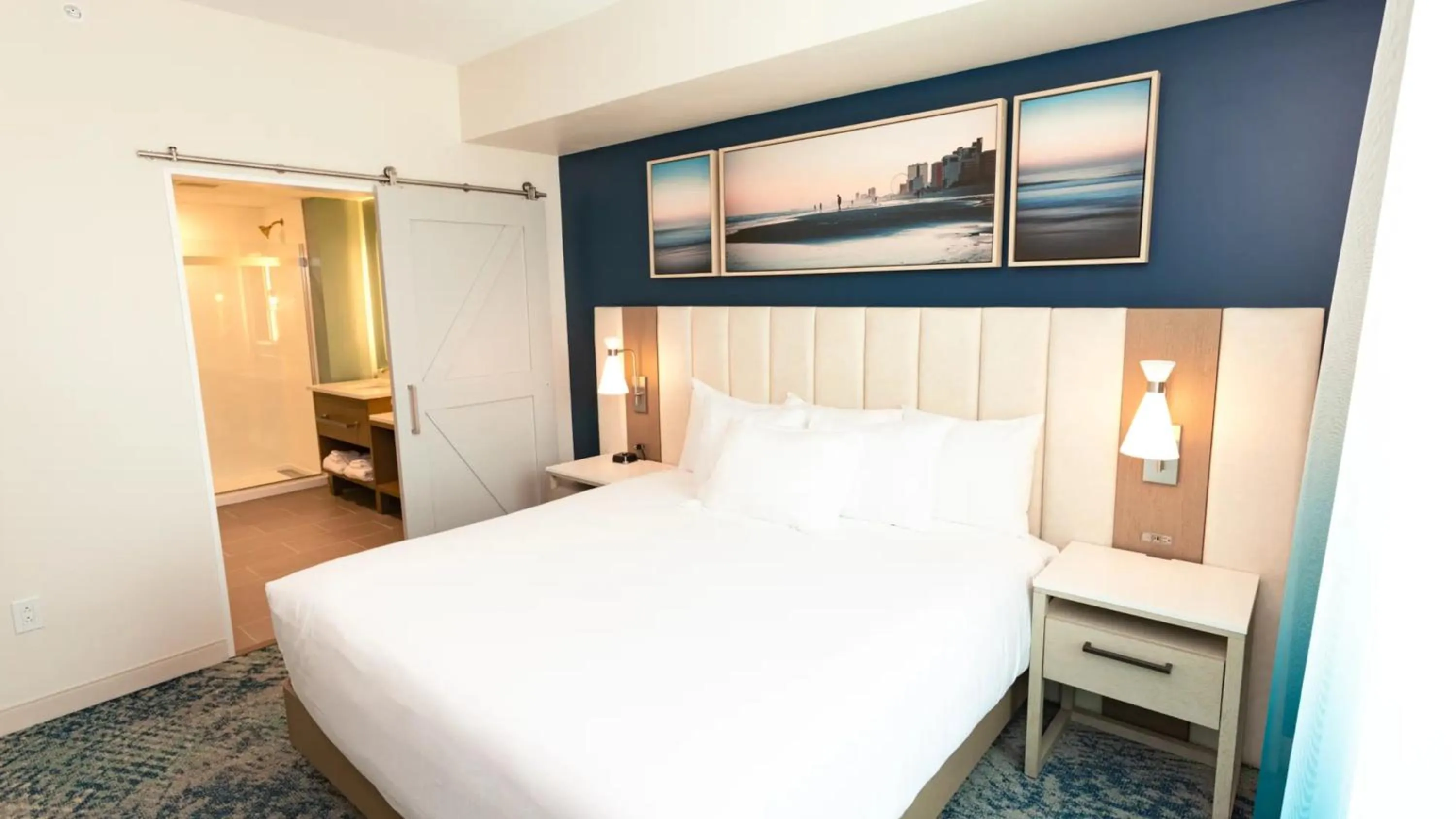 Photo of the whole room, Bed in Holiday Inn Club Vacations Myrtle Beach Oceanfront