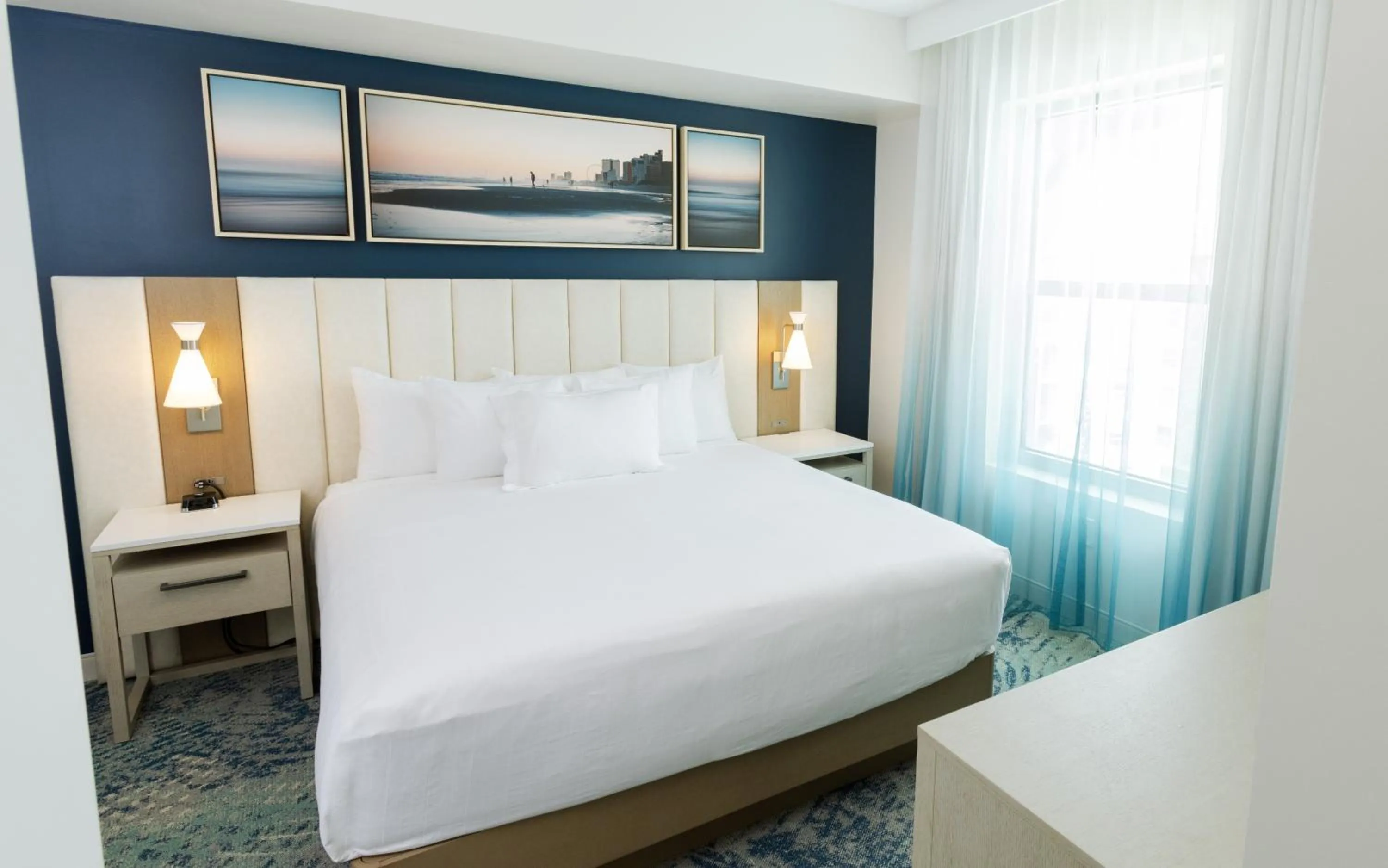 Bed in Holiday Inn Club Vacations Myrtle Beach Oceanfront