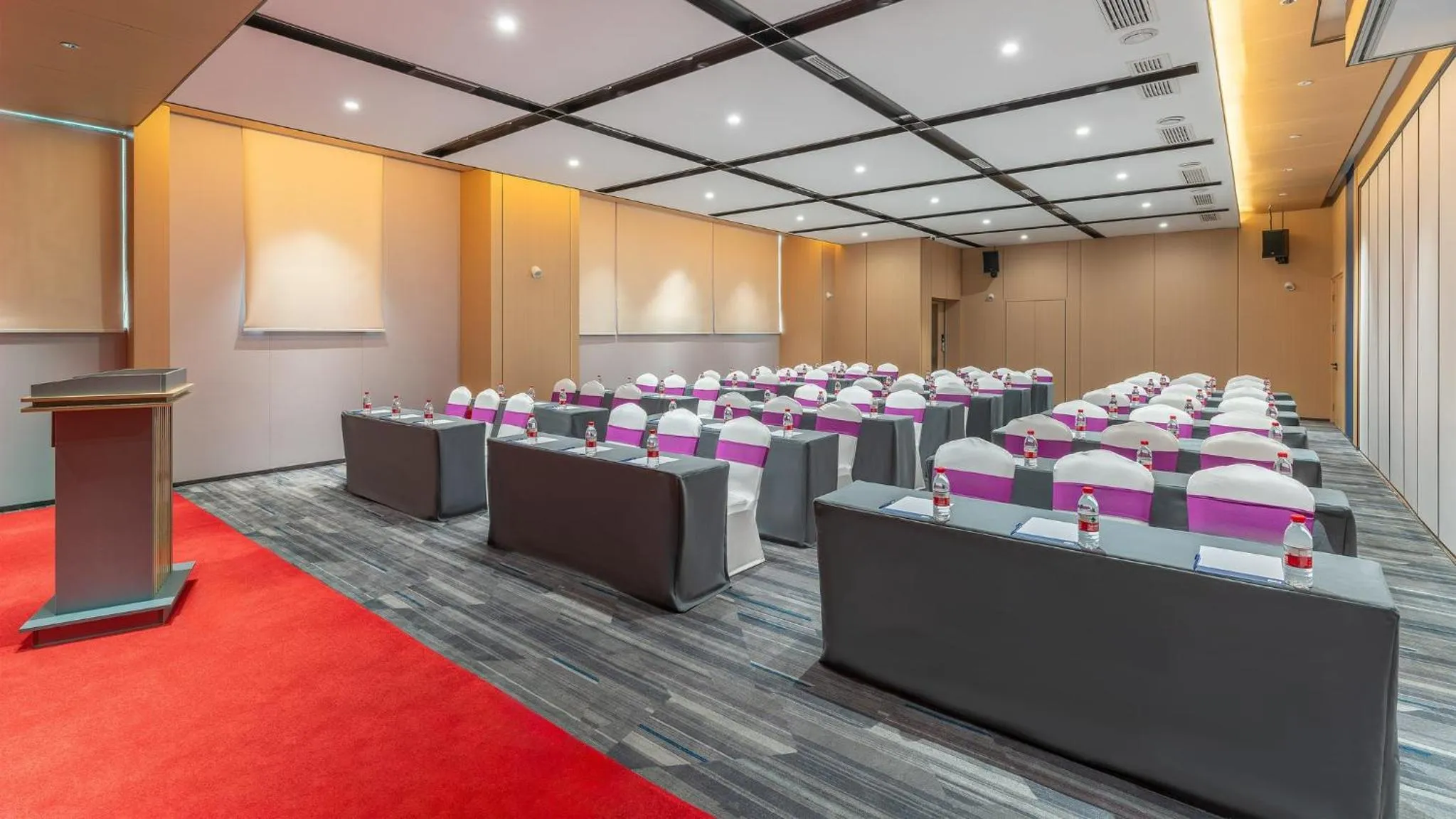 Meeting/conference room in Holiday Inn Express Changsha Yuhua by IHG