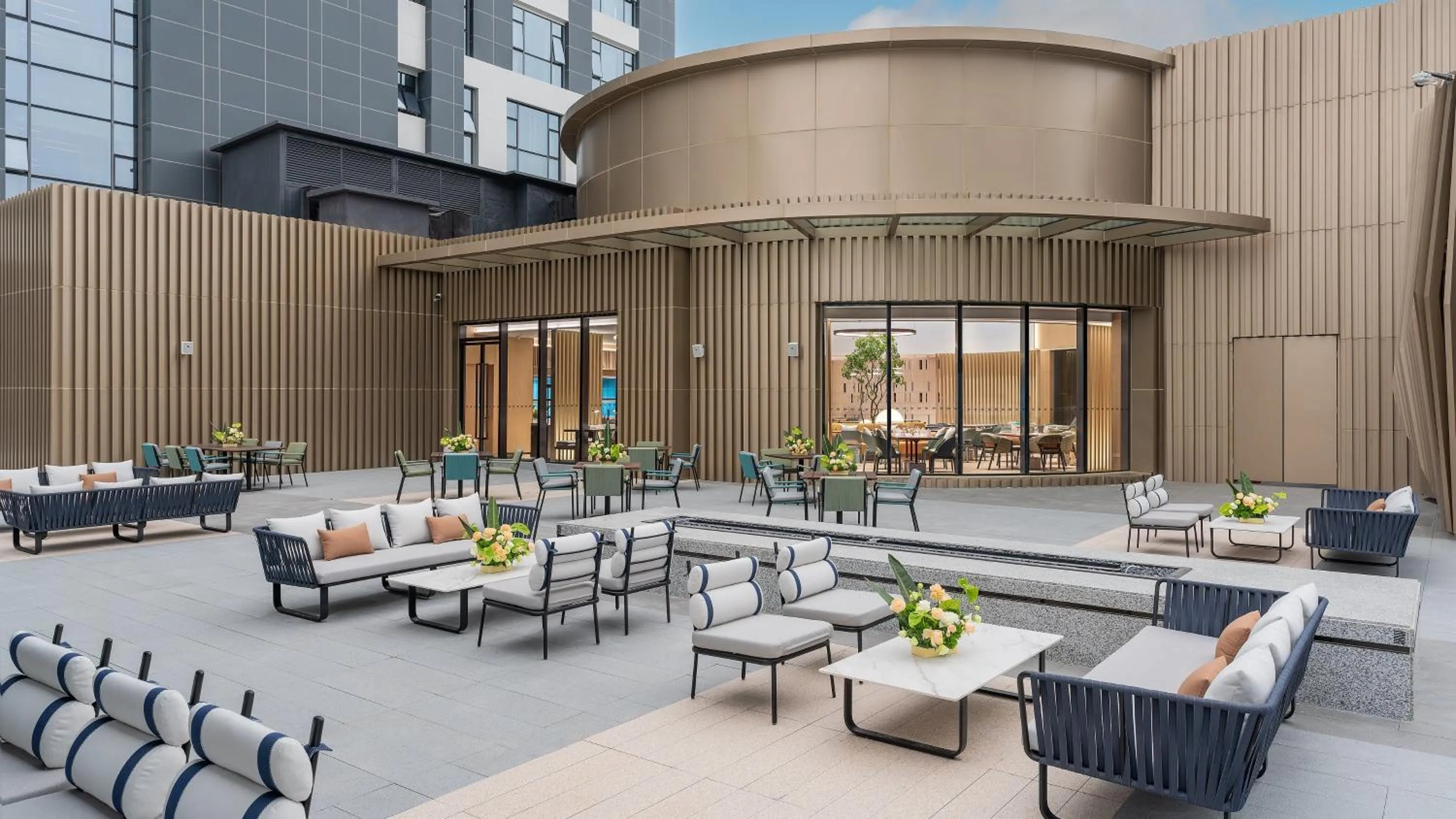 Restaurant/places to eat in EVEN Hotel Zhongshan City Center by IHG