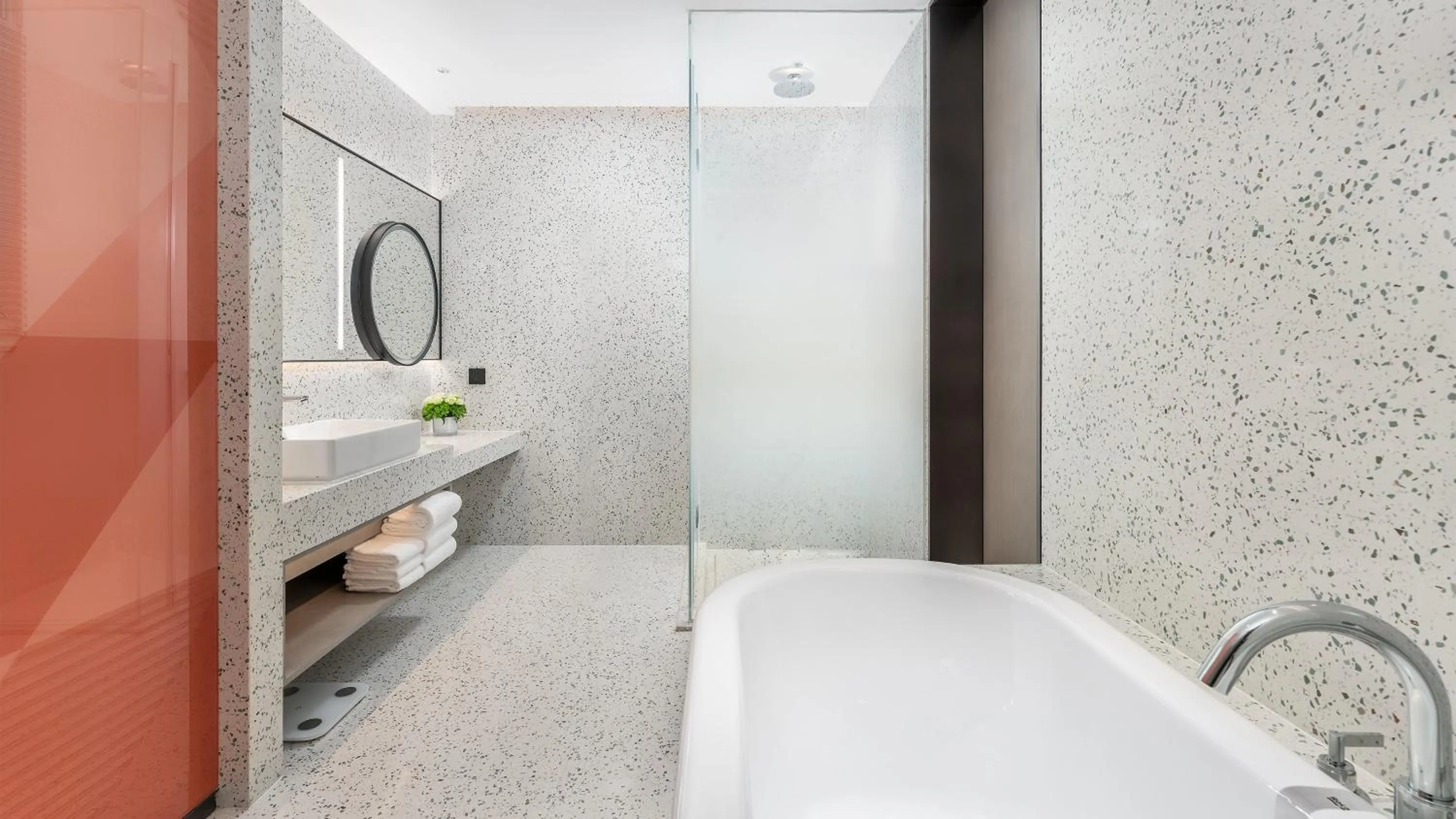 Photo of the whole room in EVEN Hotel Zhongshan City Center by IHG