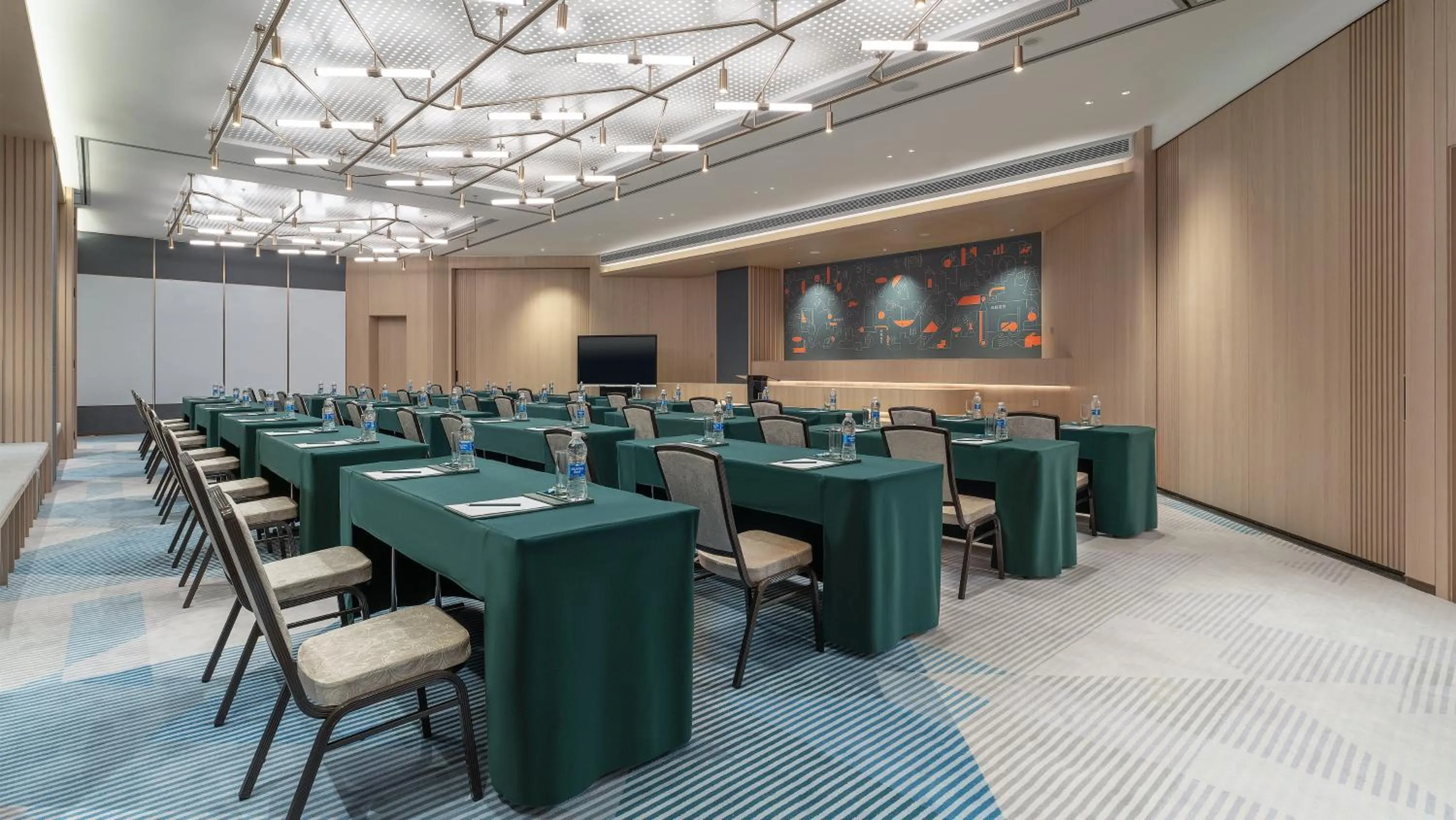 Meeting/conference room in EVEN Hotel Zhongshan City Center by IHG