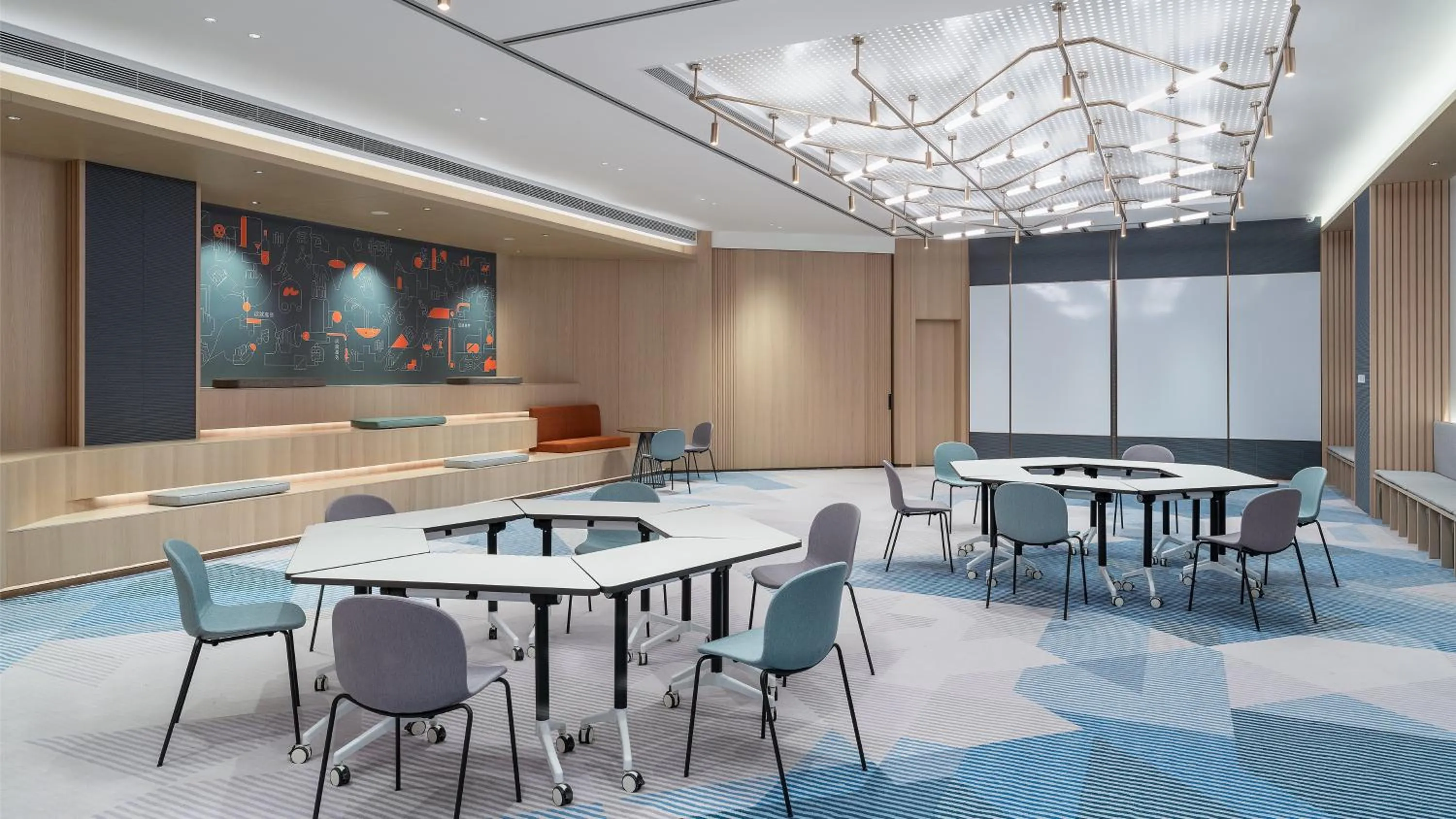 Meeting/conference room in EVEN Hotel Zhongshan City Center by IHG