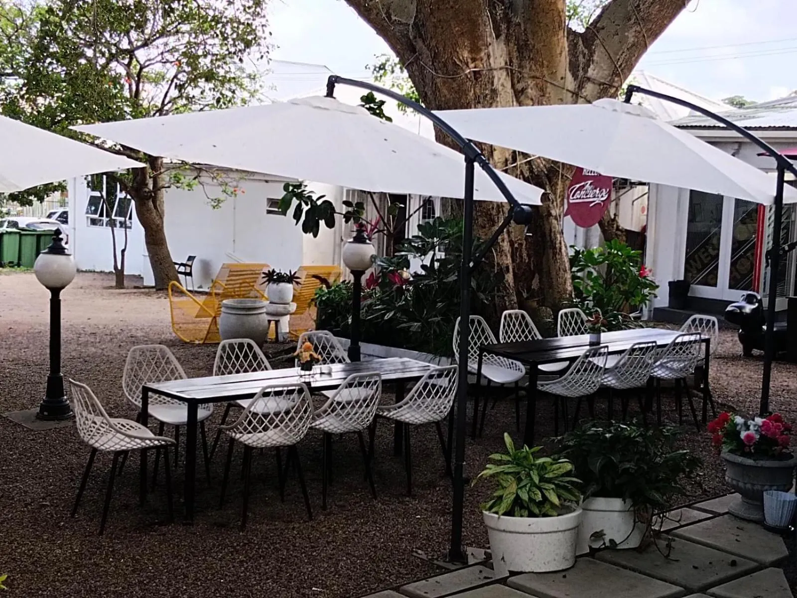 Restaurant/places to eat in concierge hotel