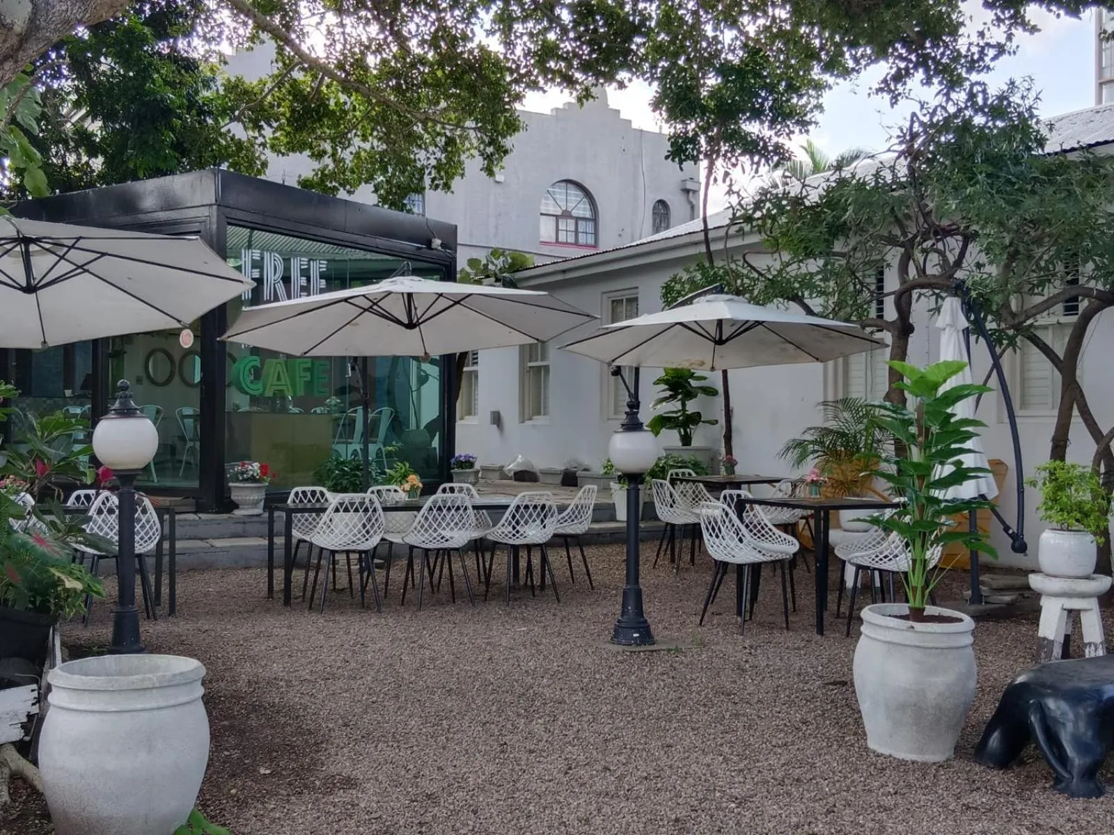 Restaurant/places to eat in concierge hotel