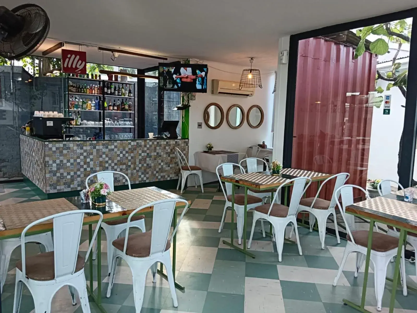 Restaurant/places to eat in concierge hotel Restaurant/places to eat in concierge hotel