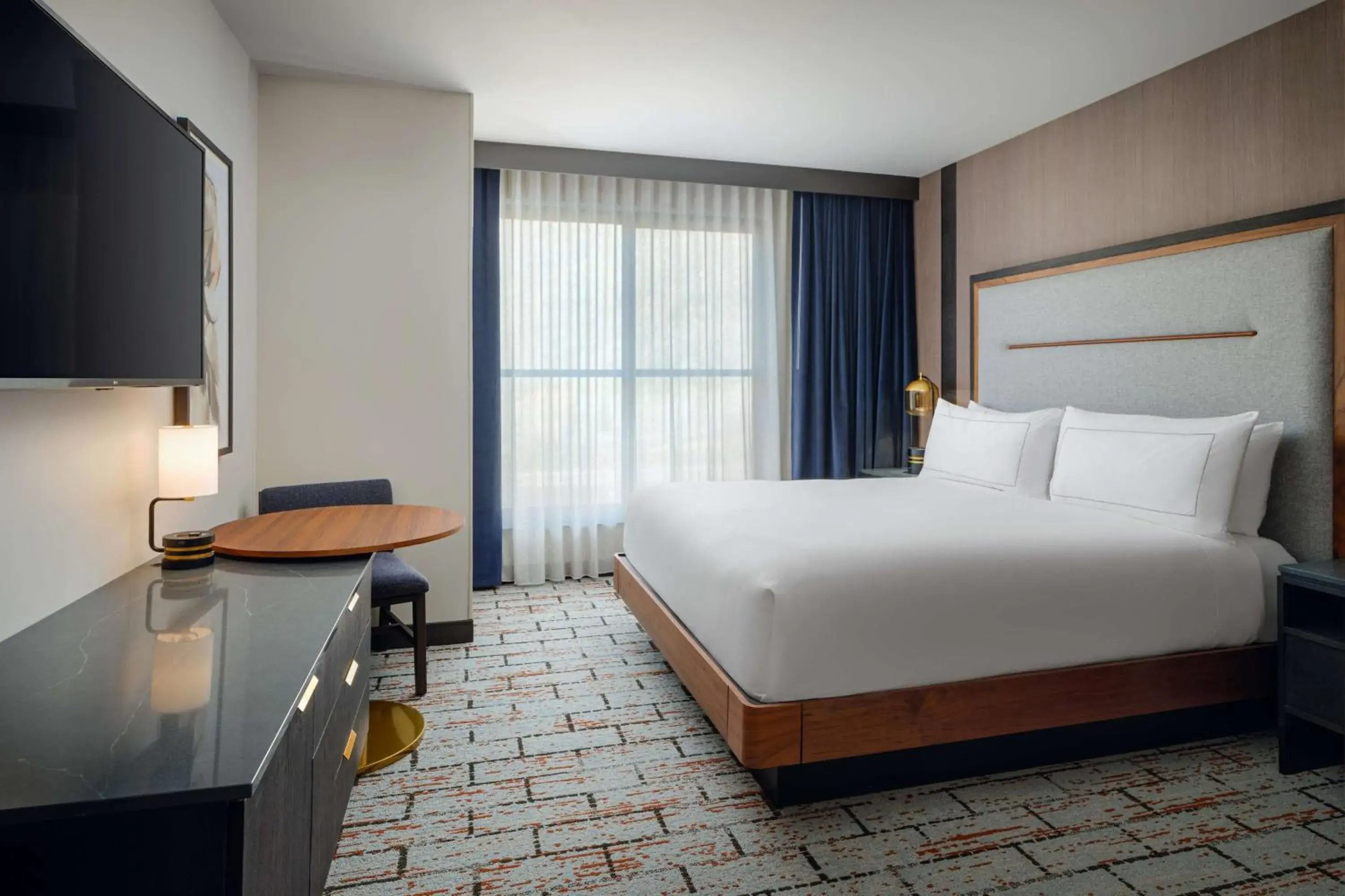 Bed in The Hoffmann Hotel Basalt Aspen Tapestry Collection Hilton Bed in The Hoffmann Hotel Basalt Aspen Tapestry Collection Hilton