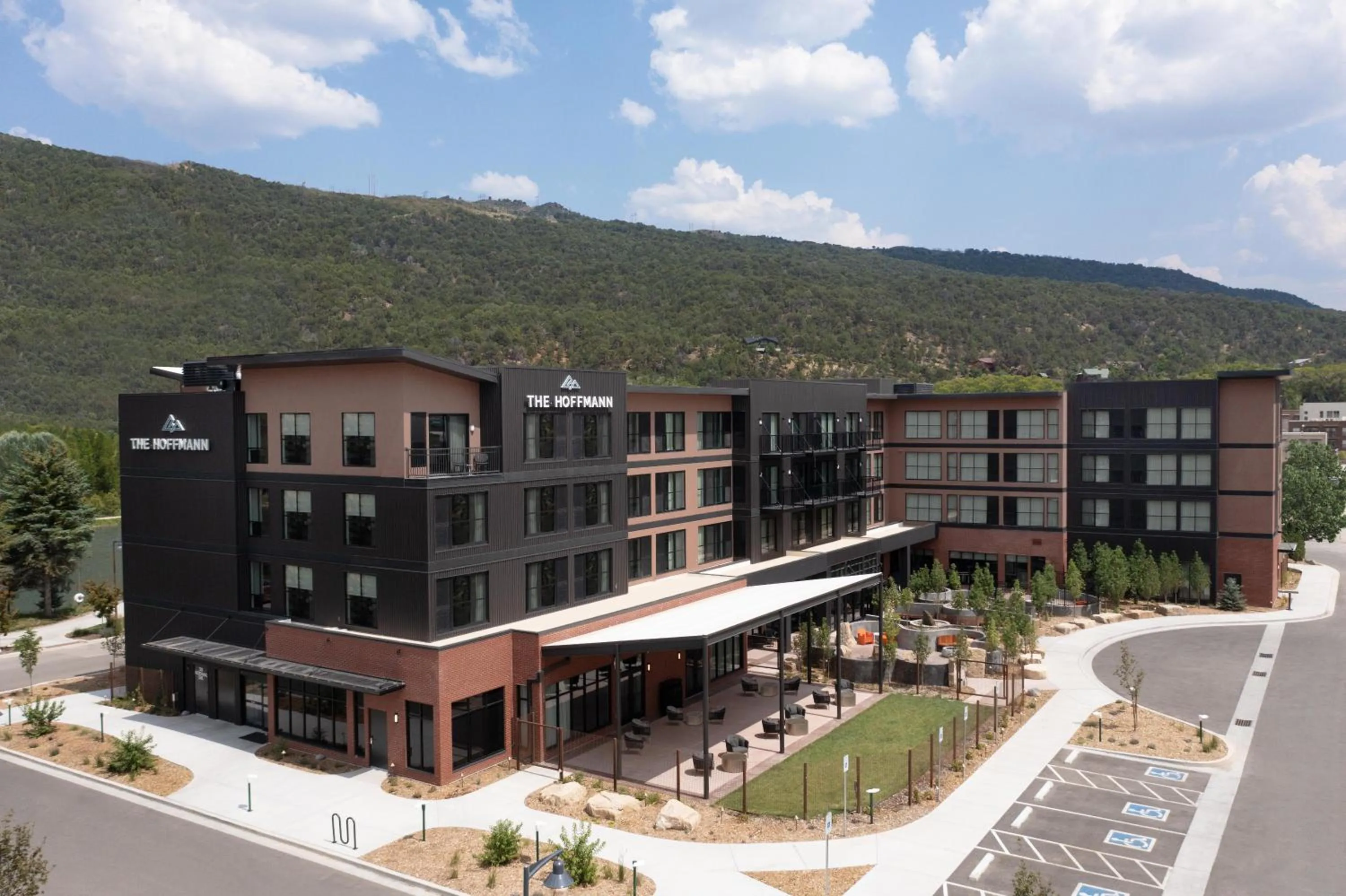 Property building in The Hoffmann Hotel Basalt Aspen Tapestry Collection Hilton