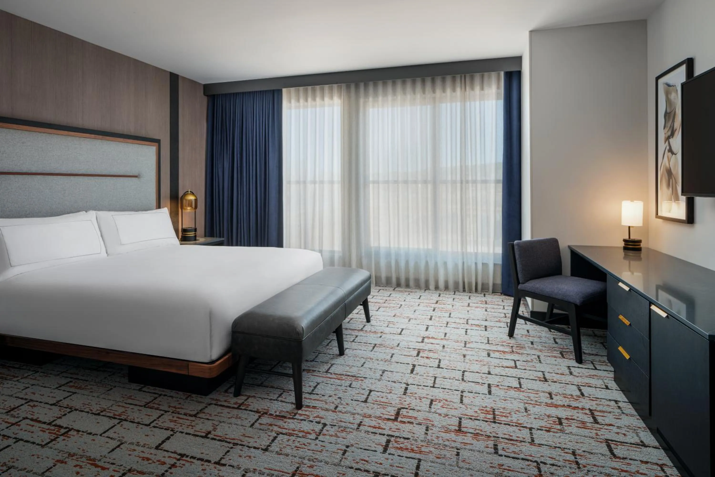Photo of the whole room, Bed in The Hoffmann Hotel Basalt Aspen Tapestry Collection Hilton