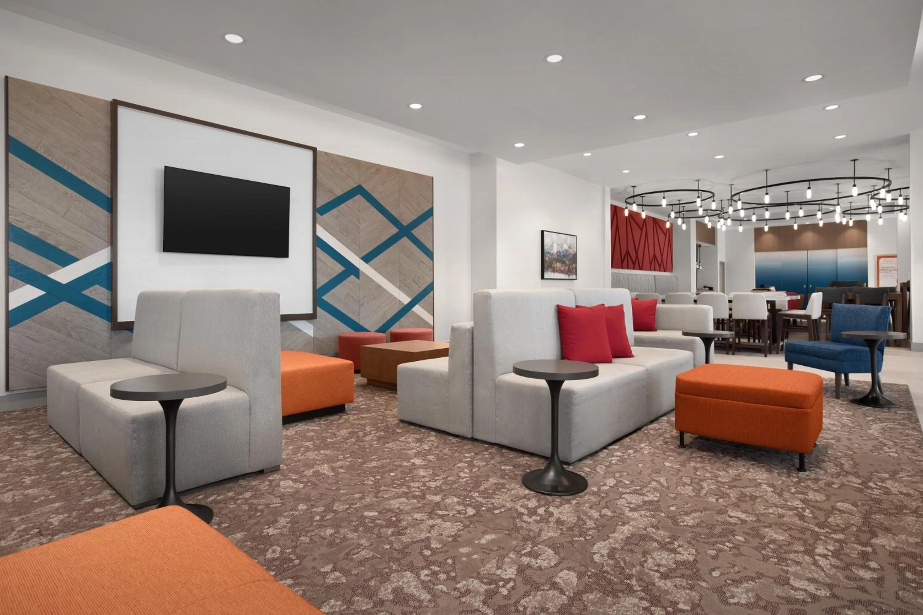 Communal lounge/ TV room in Hilton Garden Inn Denver Airport Tower Road