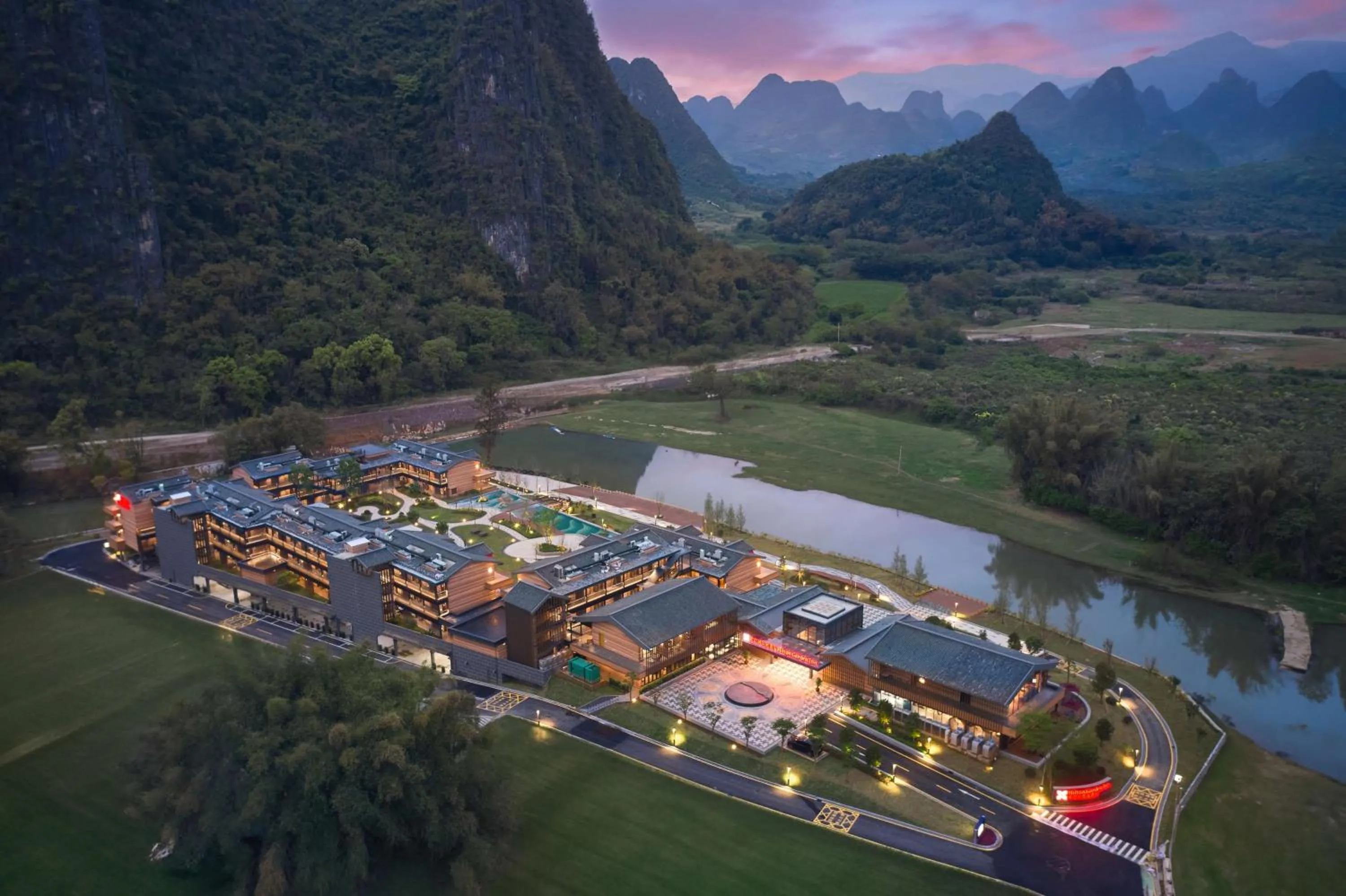 Property building in Hilton Garden Inn Guilin Yangshuo