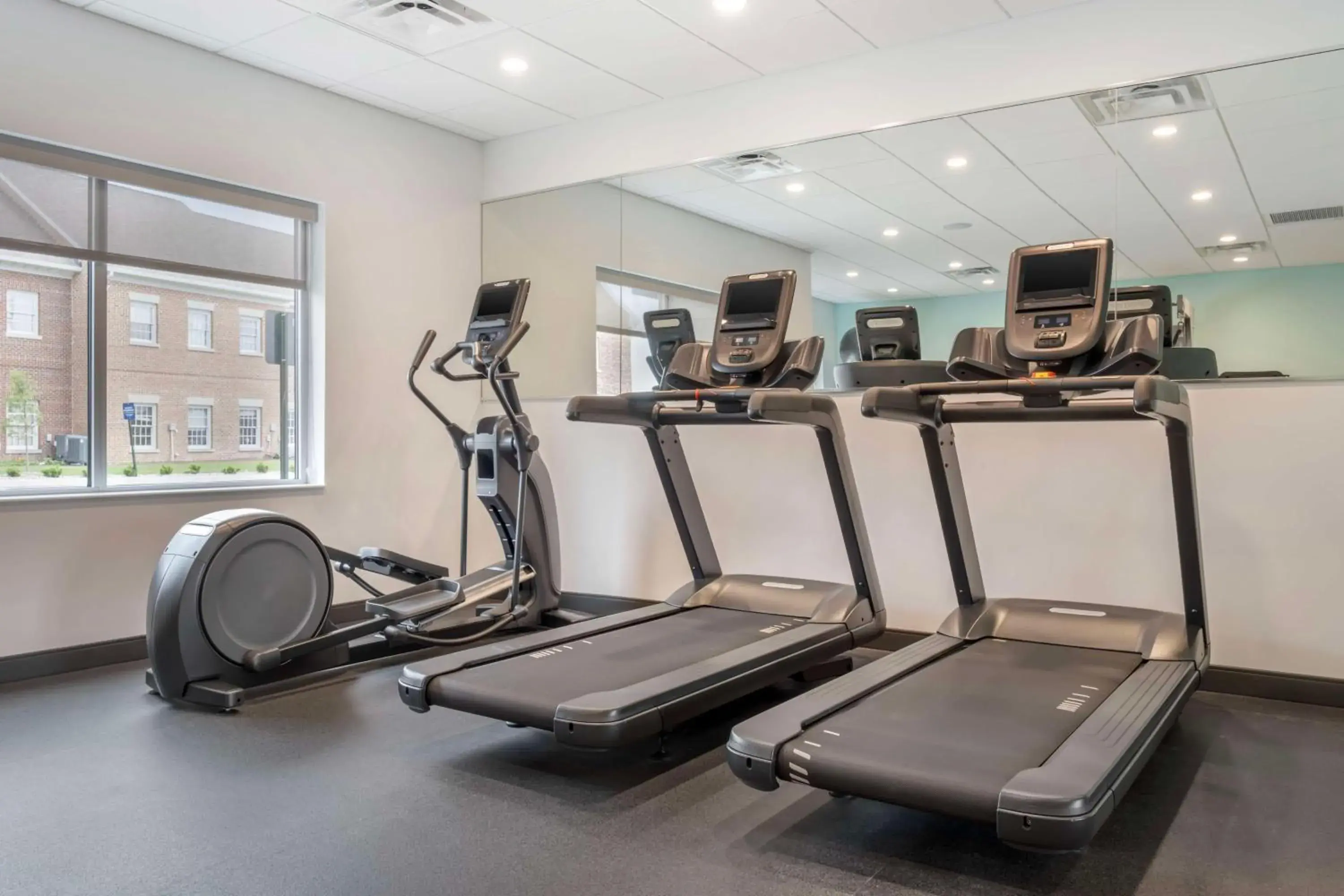 Fitness centre/facilities in Tru By Hilton Lexington Hamburg Fitness centre/facilities in Tru By Hilton Lexington Hamburg